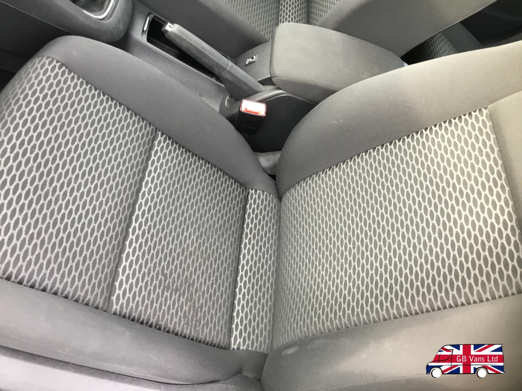 Volkswagen Golf 1.4 Twist Hatchback 5dr Petrol Manual Euro 5 (80 ps)