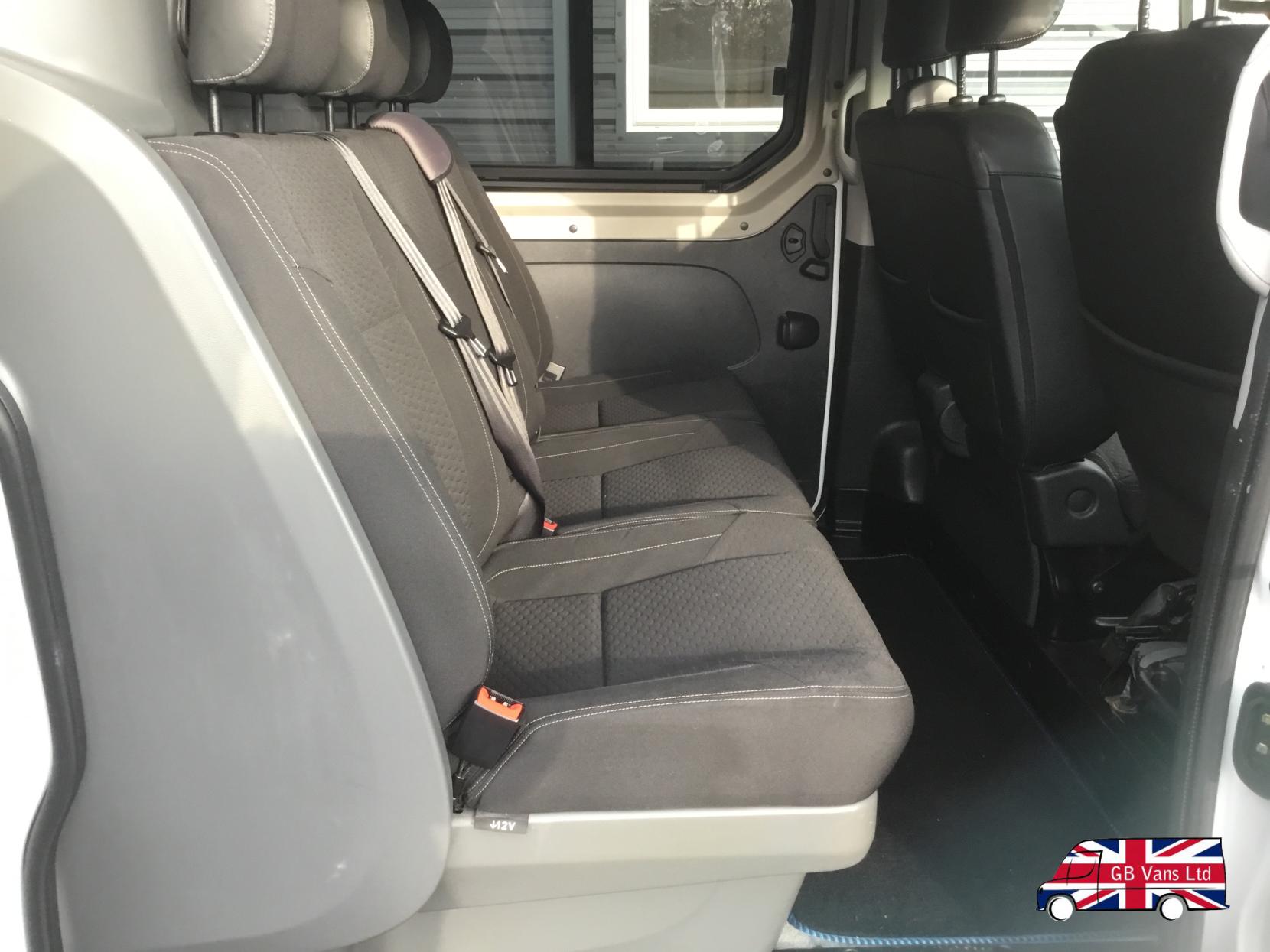 Vauxhall Vivaro 1.6 CDTi 2900 Sportive Crew Van Double Cab 5dr Diesel Manual L2 H1 Euro 5 (6 Seat) (115 ps)