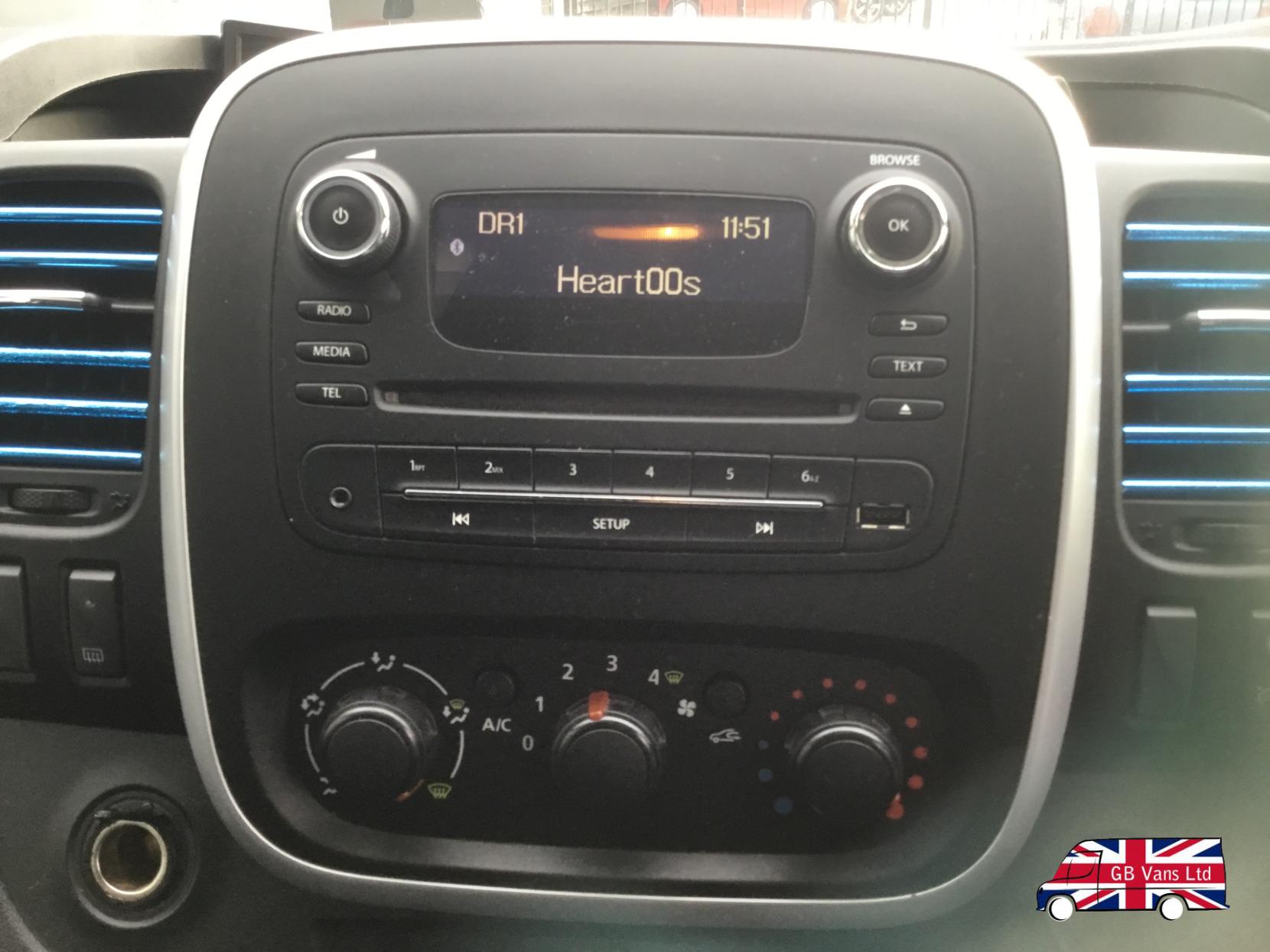 Vauxhall Vivaro 1.6 CDTi 2900 Sportive Crew Van Double Cab 5dr Diesel Manual L2 H1 Euro 5 (6 Seat) (115 ps)