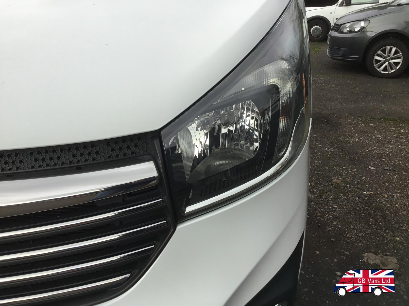 Vauxhall Vivaro 1.6 CDTi 2900 Sportive Crew Van Double Cab 5dr Diesel Manual L2 H1 Euro 5 (6 Seat) (115 ps)