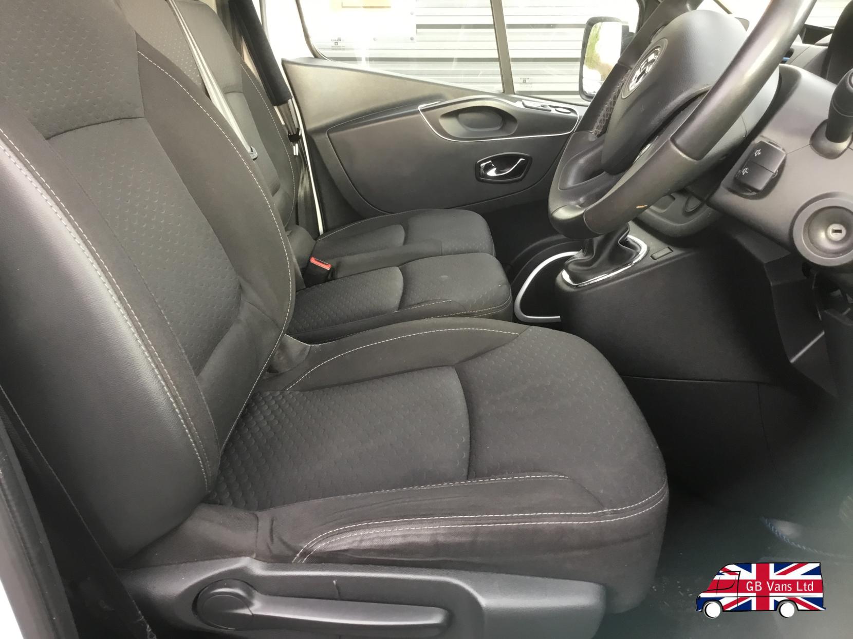 Vauxhall Vivaro 1.6 CDTi 2900 Sportive Crew Van Double Cab 5dr Diesel Manual L2 H1 Euro 5 (6 Seat) (115 ps)