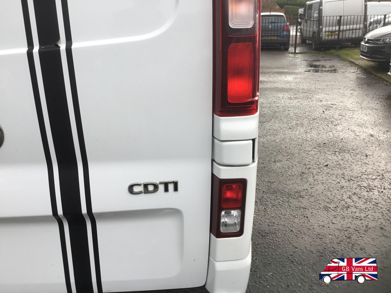 Vauxhall Vivaro 1.6 CDTi 2900 Sportive Crew Van Double Cab 5dr Diesel Manual L2 H1 Euro 5 (6 Seat) (115 ps)