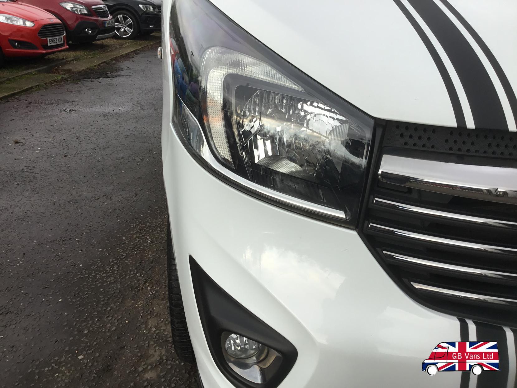 Vauxhall Vivaro 1.6 CDTi 2900 Sportive Crew Van Double Cab 5dr Diesel Manual L2 H1 Euro 5 (6 Seat) (115 ps)