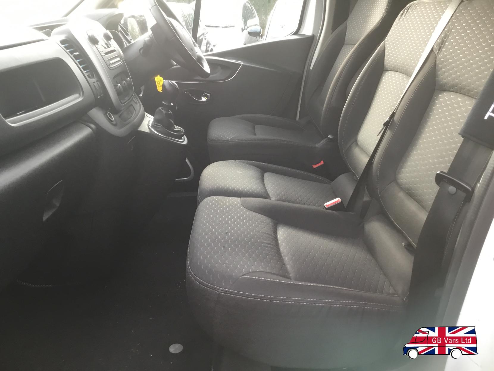 Vauxhall Vivaro 1.6 CDTi 2900 Sportive Crew Van Double Cab 5dr Diesel Manual L2 H1 Euro 5 (6 Seat) (115 ps)