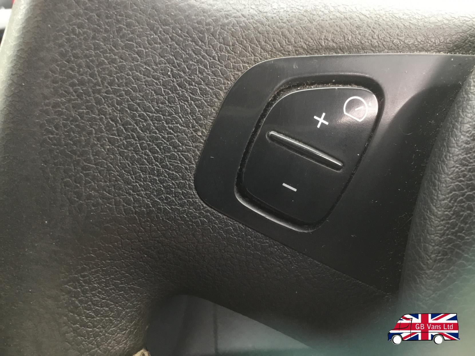 Vauxhall Vivaro 1.6 CDTi 2900 Sportive Crew Van Double Cab 5dr Diesel Manual L2 H1 Euro 5 (6 Seat) (115 ps)