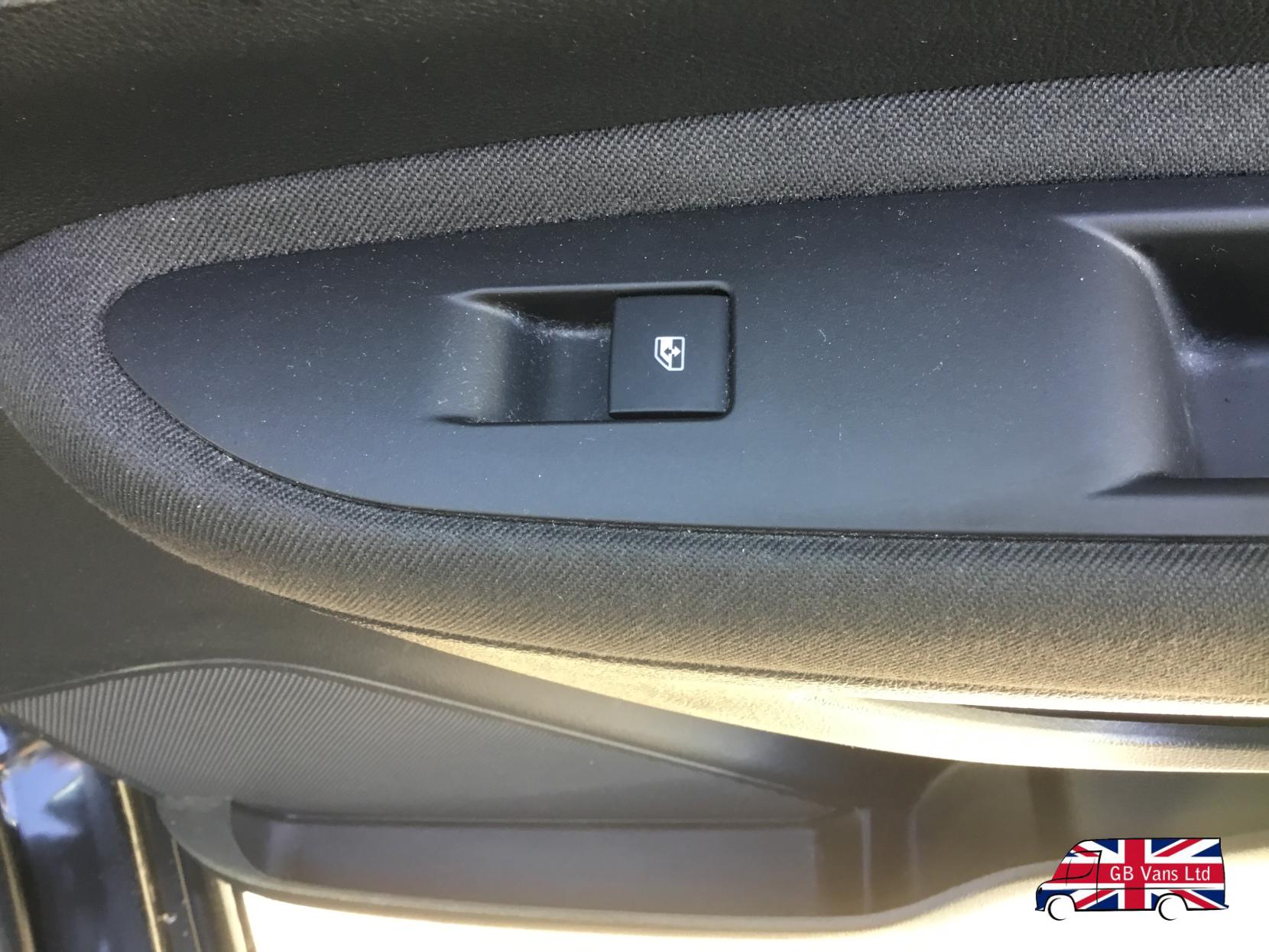 Vauxhall Mokka 1.4i Turbo Exclusiv SUV 5dr Petrol Manual 2WD Euro 6 (s/s) (140 ps)