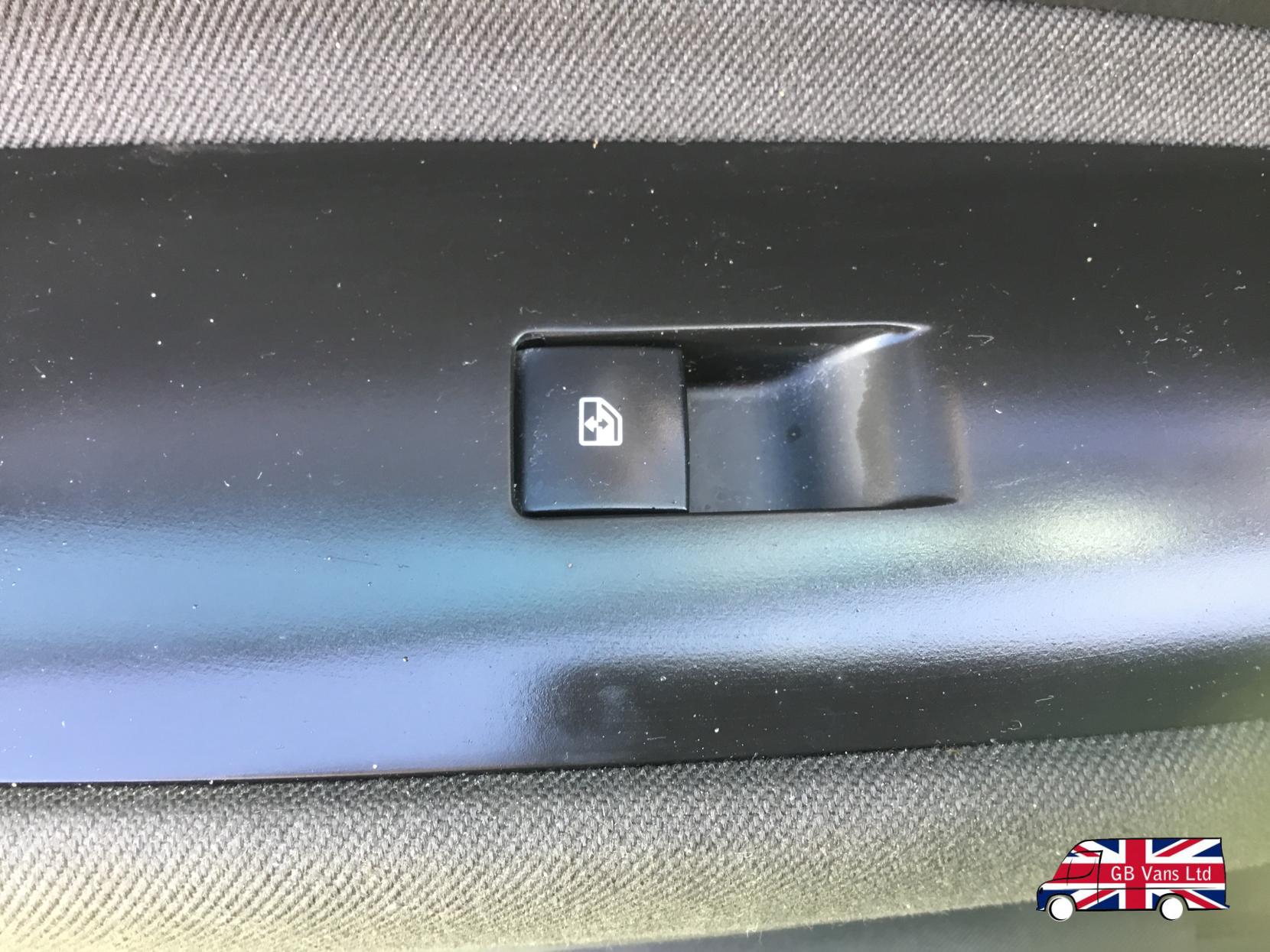 Vauxhall Mokka 1.4i Turbo Exclusiv SUV 5dr Petrol Manual 2WD Euro 6 (s/s) (140 ps)