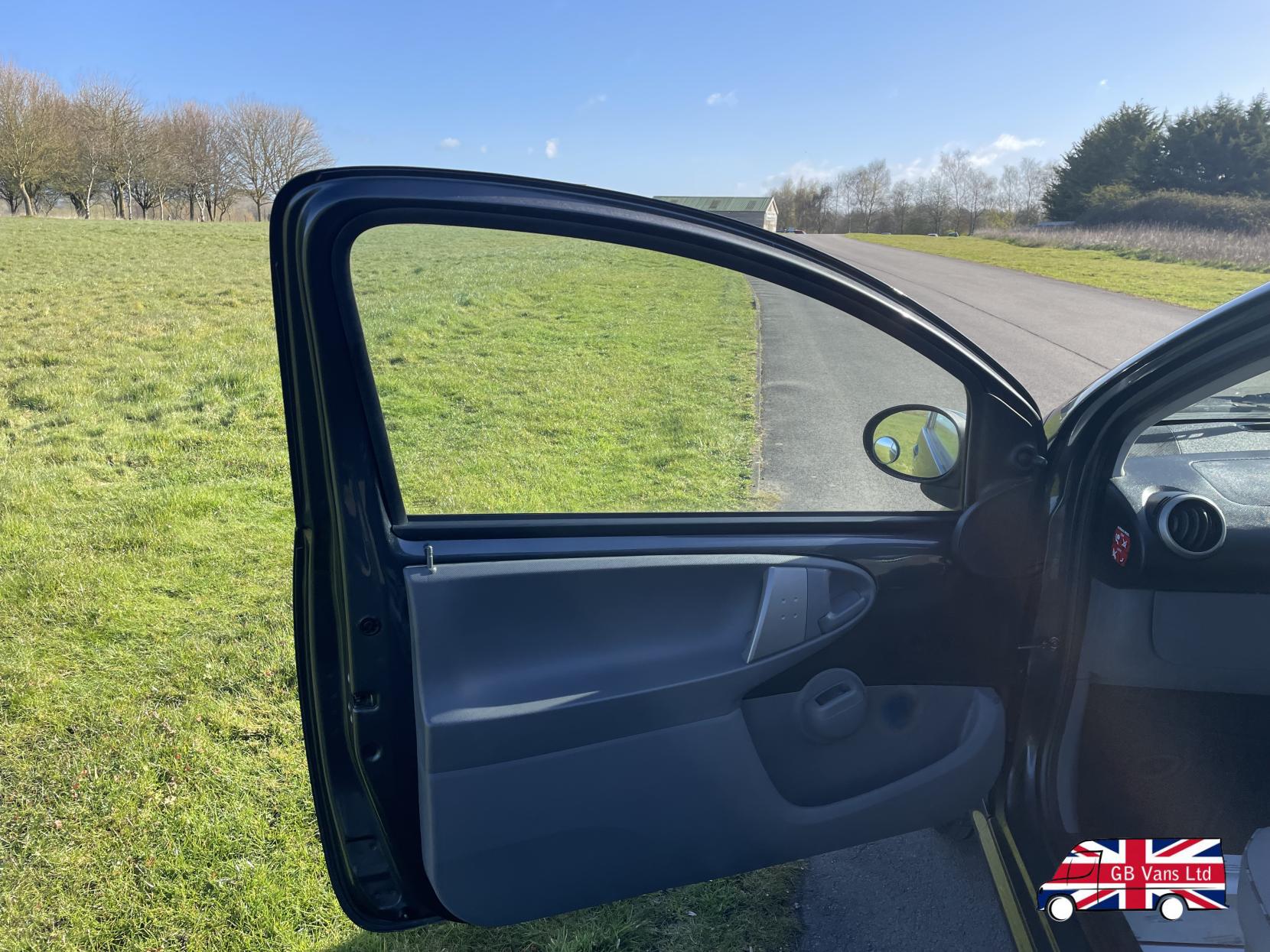 Citroen C1 1.0i VTR Hatchback 3dr Petrol Manual Euro 4 (68 ps)