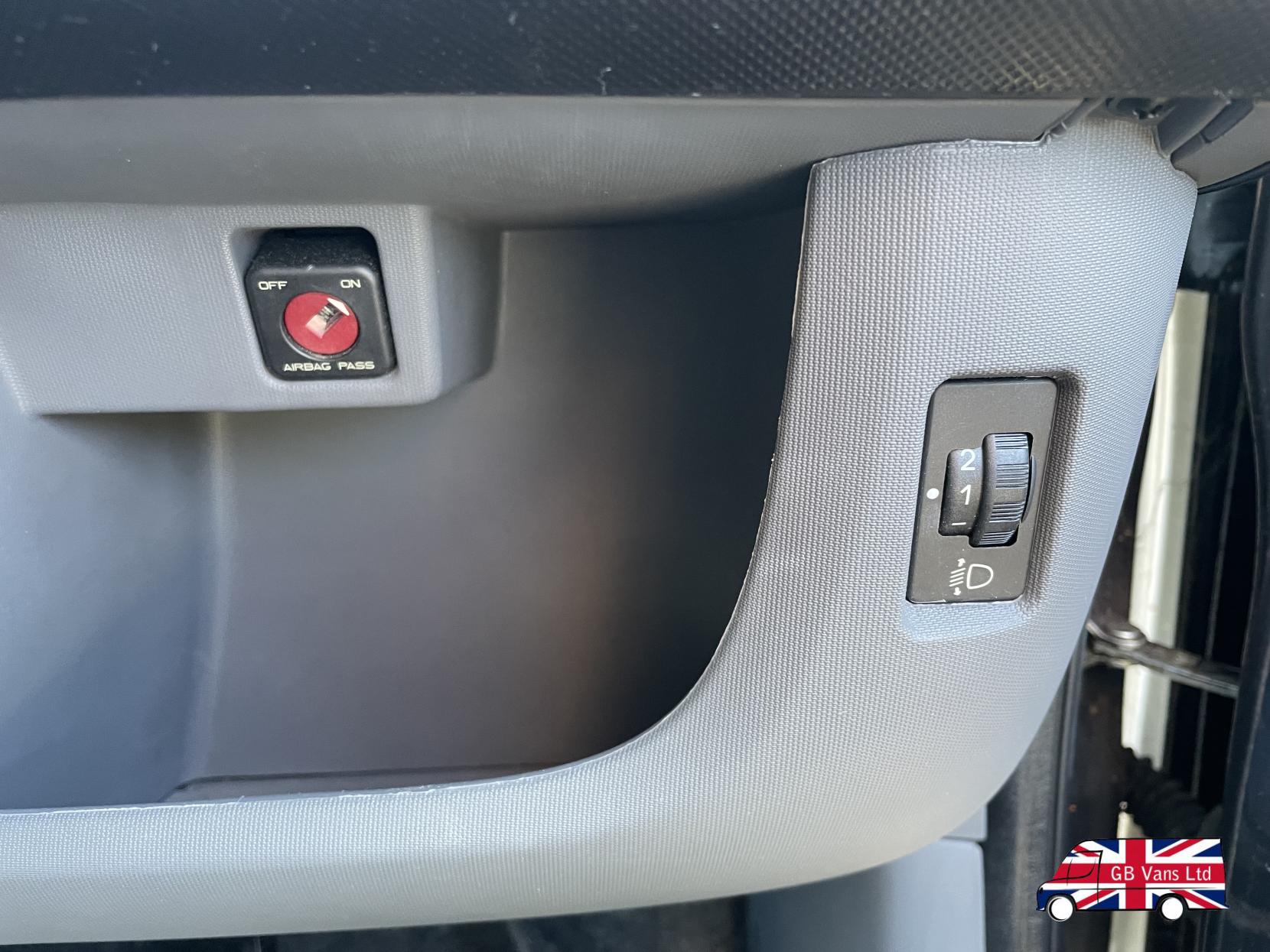 Citroen C1 1.0i VTR Hatchback 3dr Petrol Manual Euro 4 (68 ps)