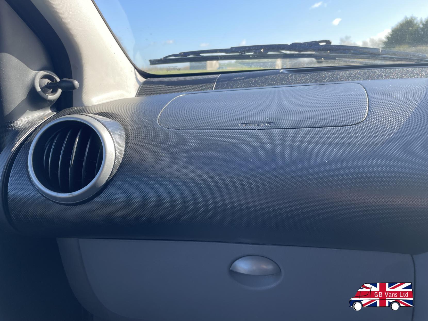 Citroen C1 1.0i VTR Hatchback 3dr Petrol Manual Euro 4 (68 ps)