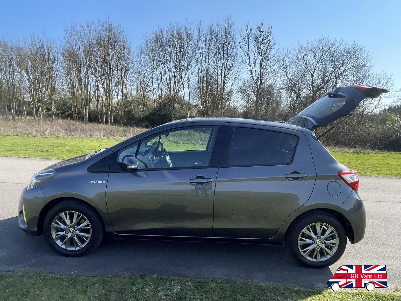 Toyota Yaris 1.5 VVT-h Icon Tech Hatchback 5dr Petrol Hybrid E-CVT Euro 6 (s/s) (100 ps)