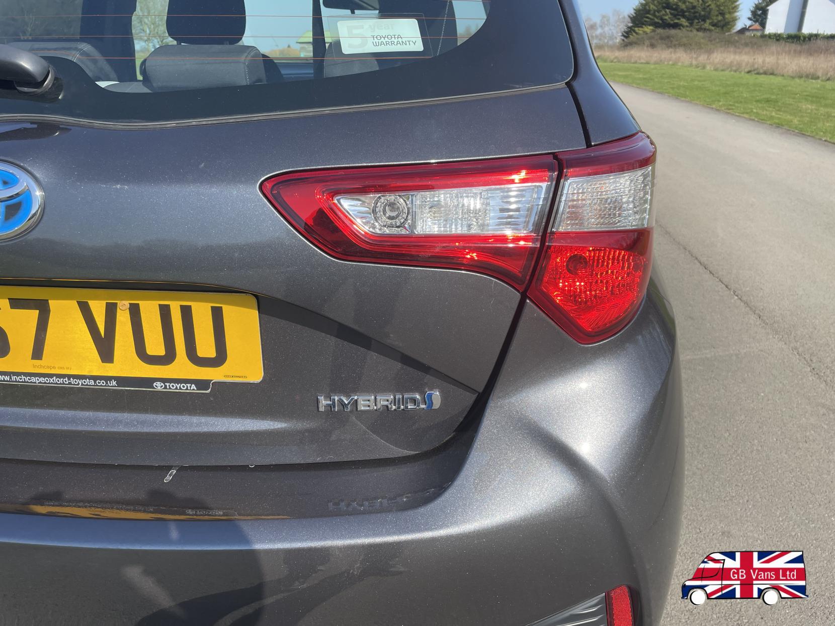 Toyota Yaris 1.5 VVT-h Icon Tech Hatchback 5dr Petrol Hybrid E-CVT Euro 6 (s/s) (100 ps)