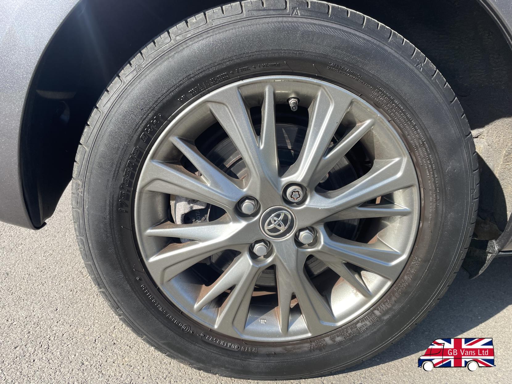 Toyota Yaris 1.5 VVT-h Icon Tech Hatchback 5dr Petrol Hybrid E-CVT Euro 6 (s/s) (100 ps)