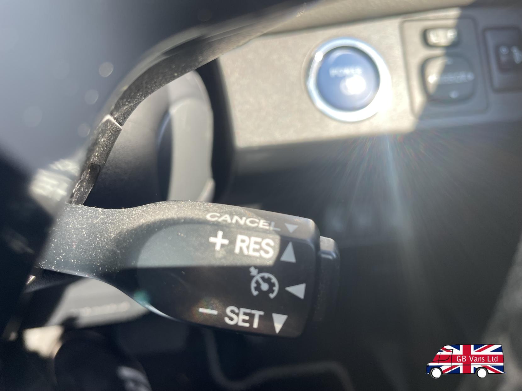 Toyota Yaris 1.5 VVT-h Icon Tech Hatchback 5dr Petrol Hybrid E-CVT Euro 6 (s/s) (100 ps)