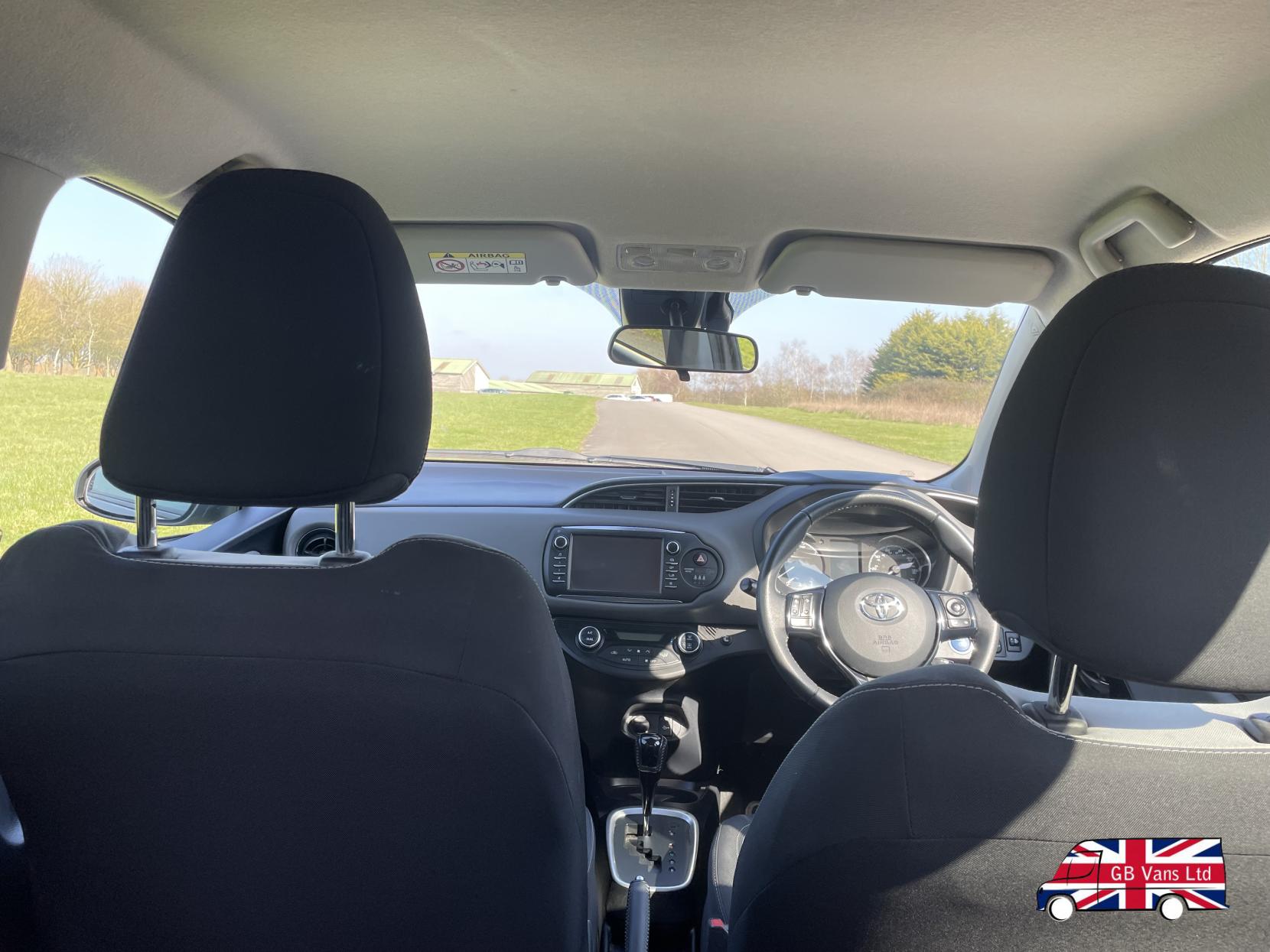 Toyota Yaris 1.5 VVT-h Icon Tech Hatchback 5dr Petrol Hybrid E-CVT Euro 6 (s/s) (100 ps)