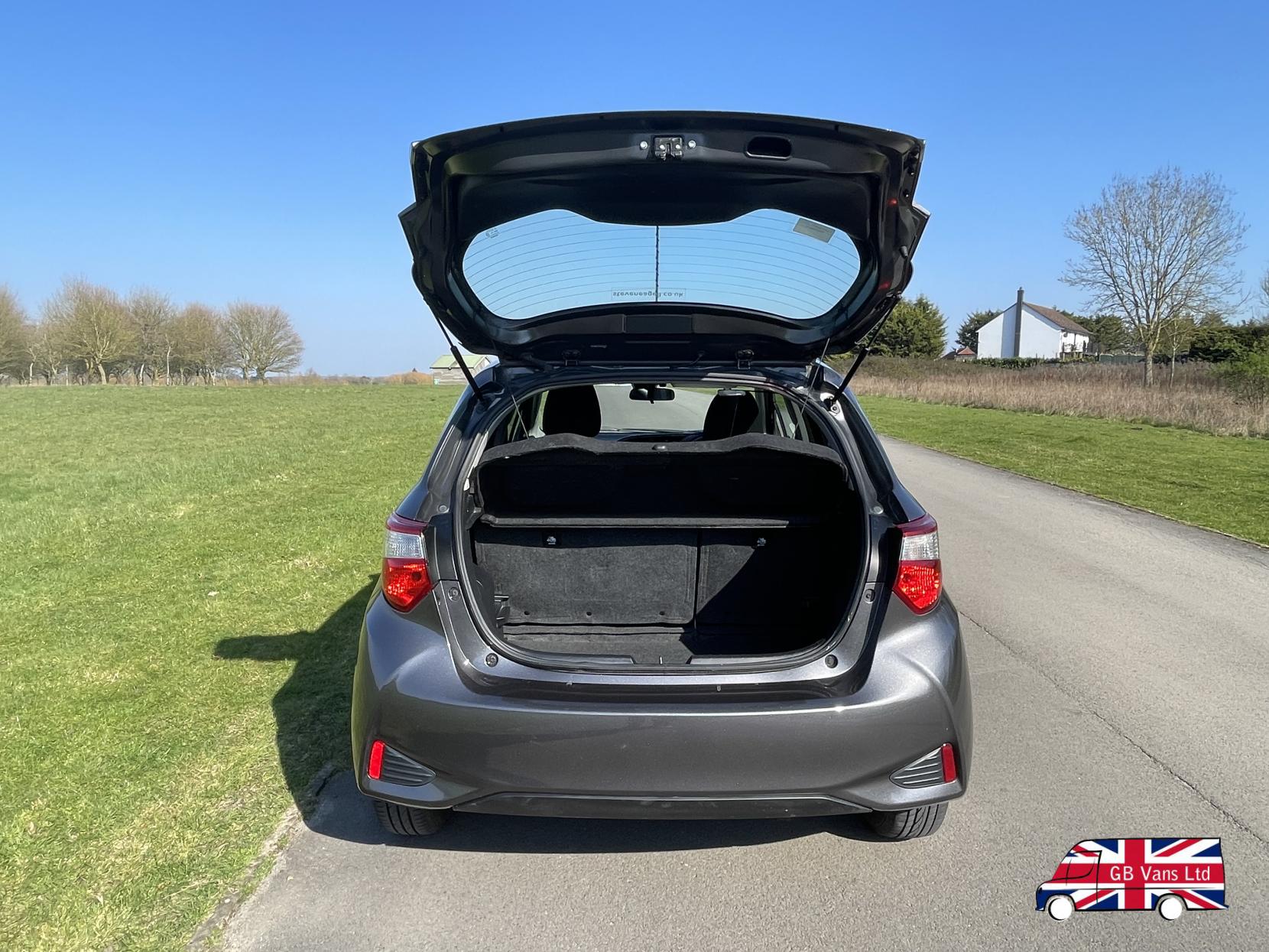 Toyota Yaris 1.5 VVT-h Icon Tech Hatchback 5dr Petrol Hybrid E-CVT Euro 6 (s/s) (100 ps)