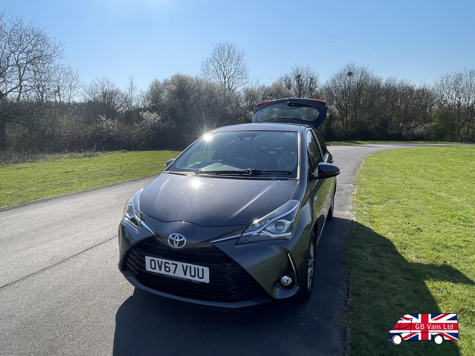 Toyota Yaris 1.5 VVT-h Icon Tech Hatchback 5dr Petrol Hybrid E-CVT Euro 6 (s/s) (100 ps)