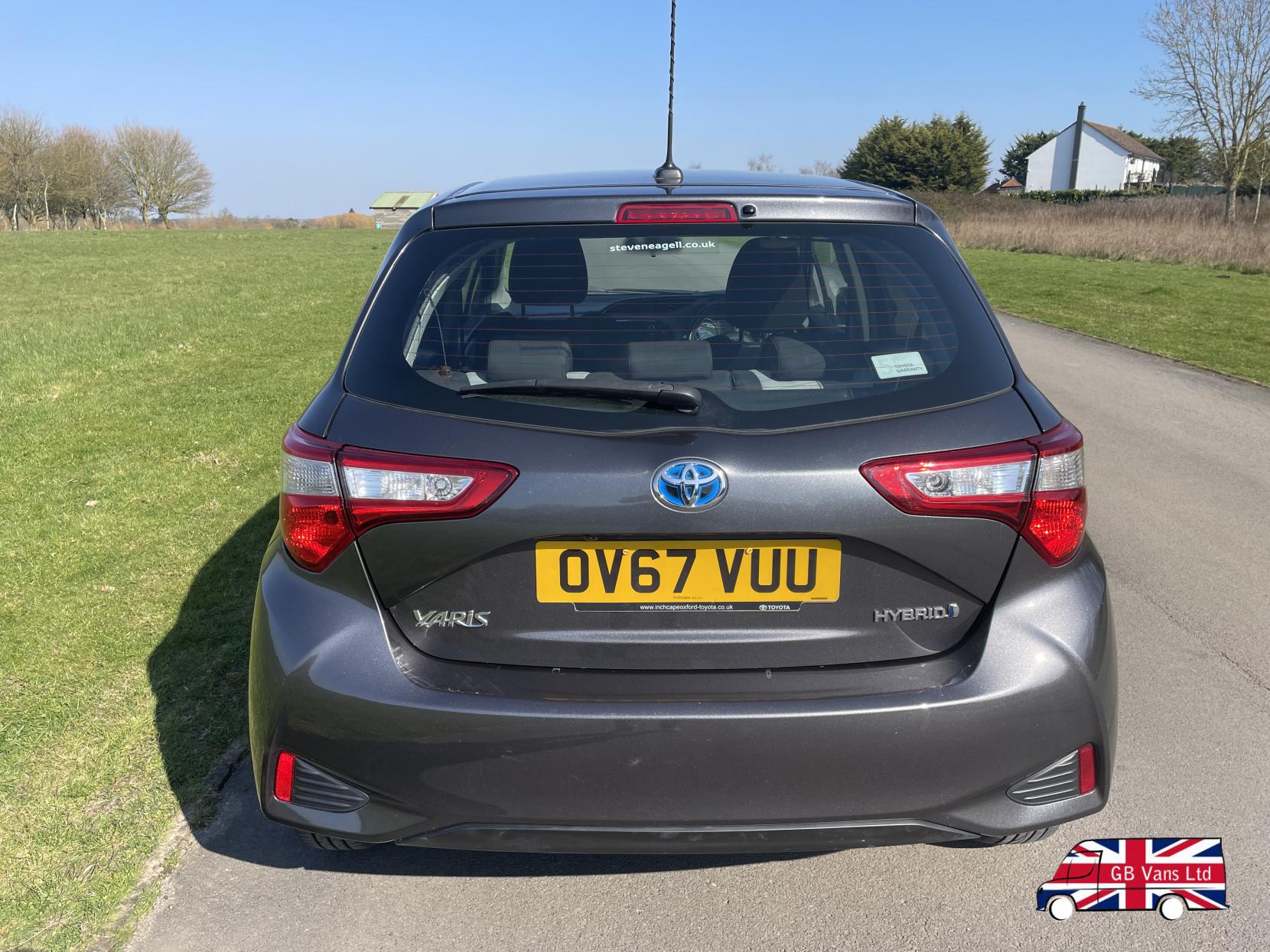 Toyota Yaris 1.5 VVT-h Icon Tech Hatchback 5dr Petrol Hybrid E-CVT Euro 6 (s/s) (100 ps)