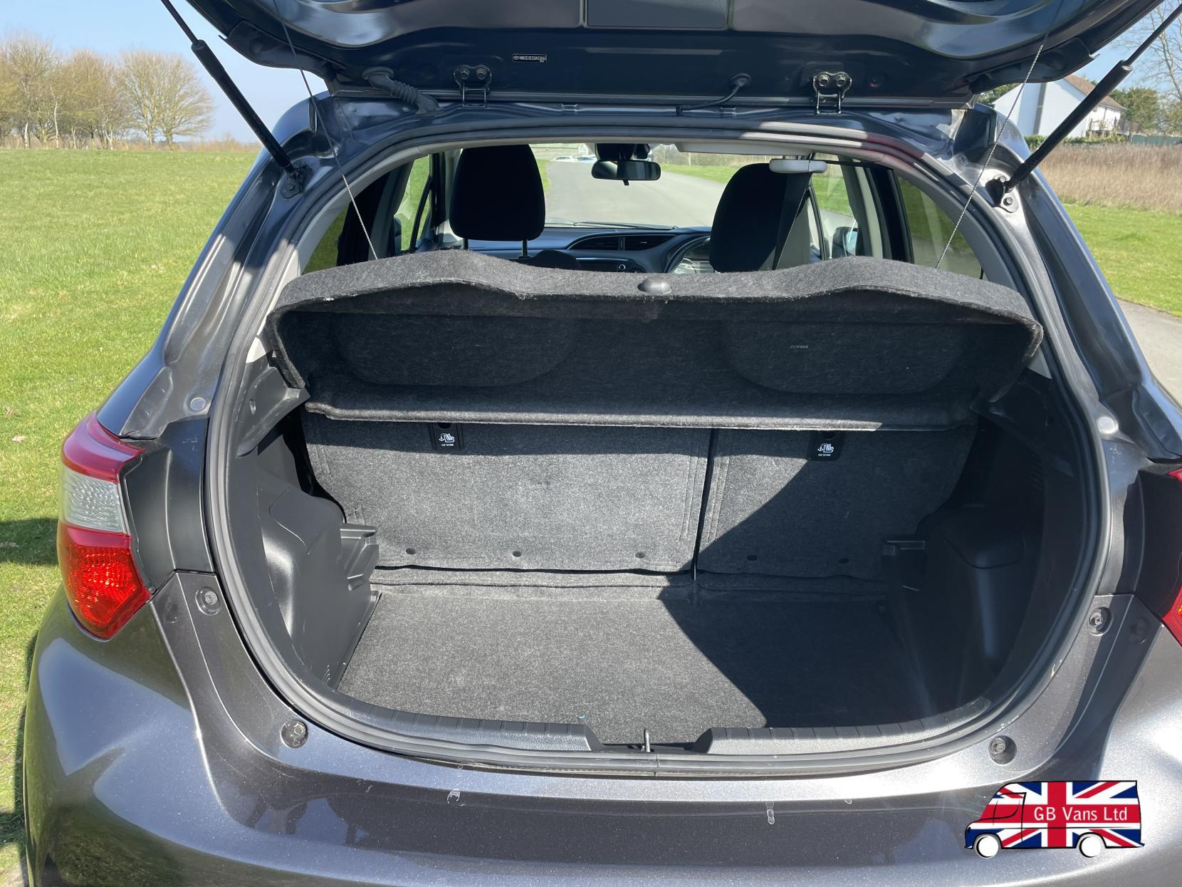 Toyota Yaris 1.5 VVT-h Icon Tech Hatchback 5dr Petrol Hybrid E-CVT Euro 6 (s/s) (100 ps)