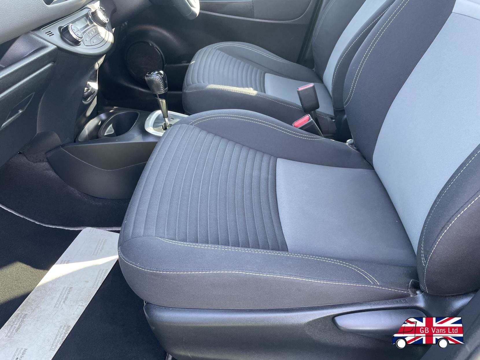 Toyota Yaris 1.5 VVT-h Icon Tech Hatchback 5dr Petrol Hybrid E-CVT Euro 6 (s/s) (100 ps)