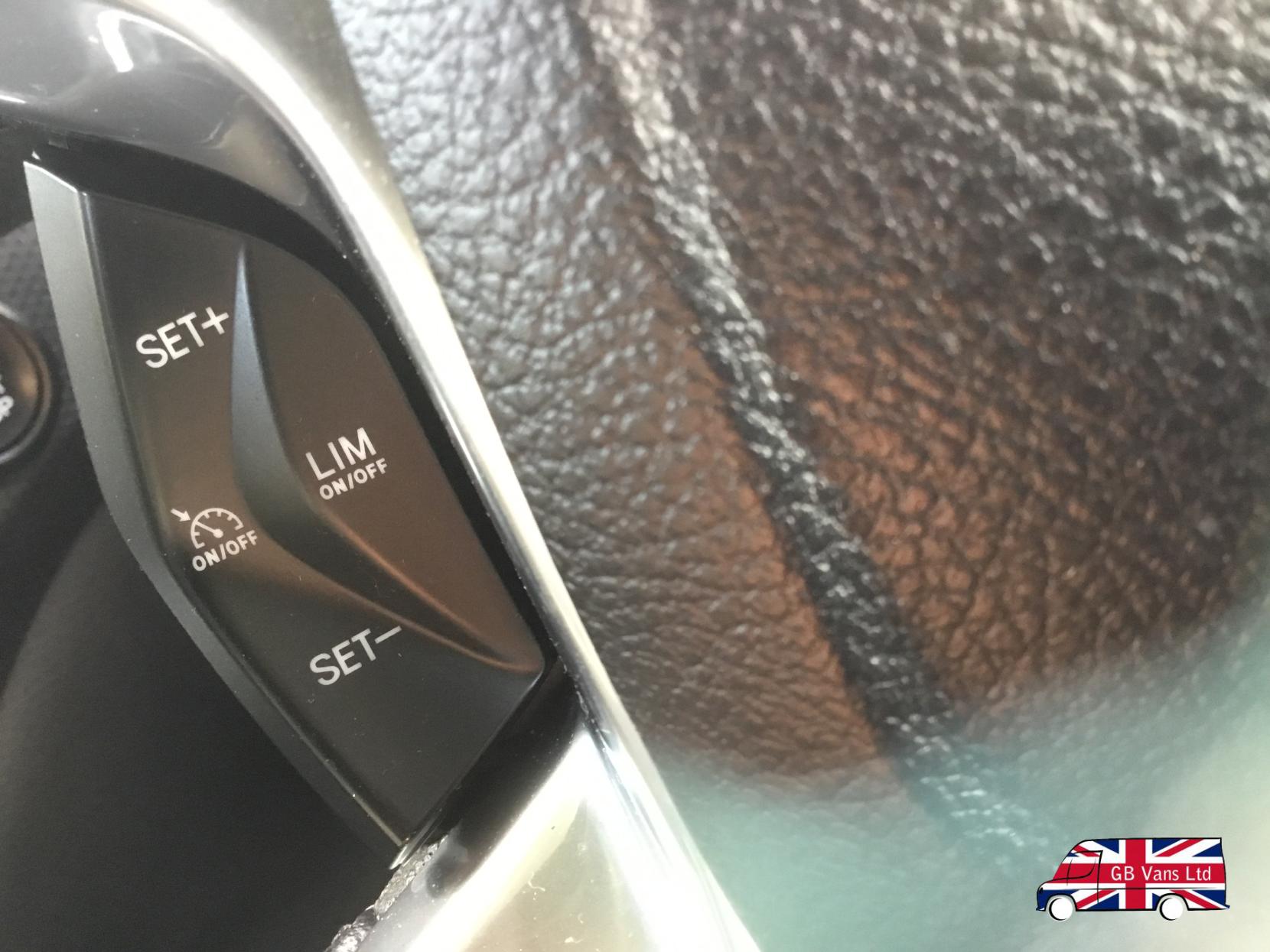 Ford Transit Connect 1.5 240 EcoBlue Limited Panel Van 5dr Diesel Manual L2 Euro 6 (s/s) (120 ps)