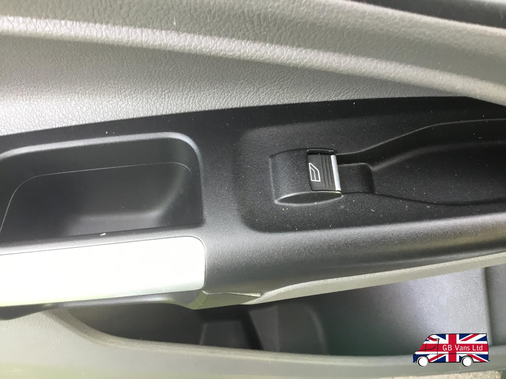 Ford Transit Connect 1.5 240 EcoBlue Limited Panel Van 5dr Diesel Manual L2 Euro 6 (s/s) (120 ps)