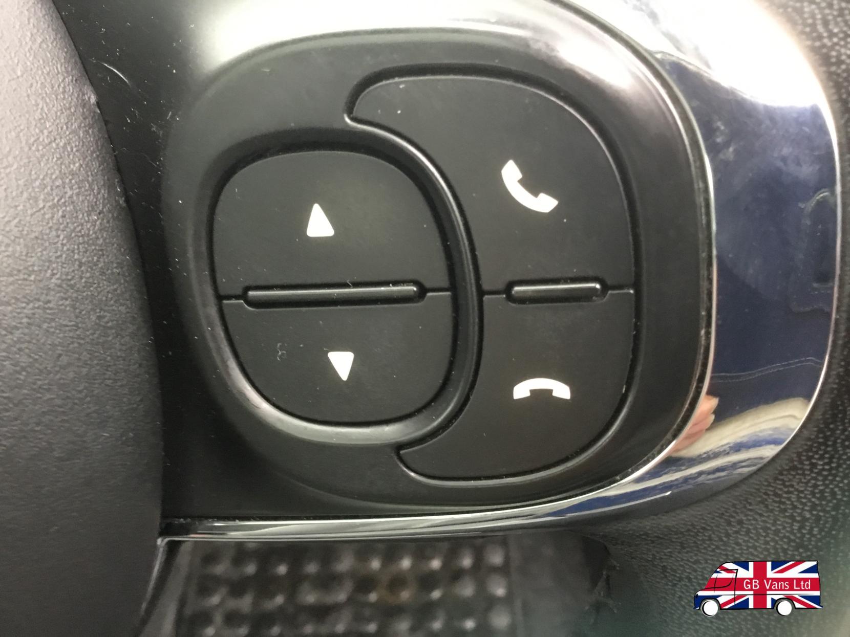 Fiat 500 1.2 Lounge Hatchback 3dr Petrol Manual Euro 6 (s/s) (69 bhp)