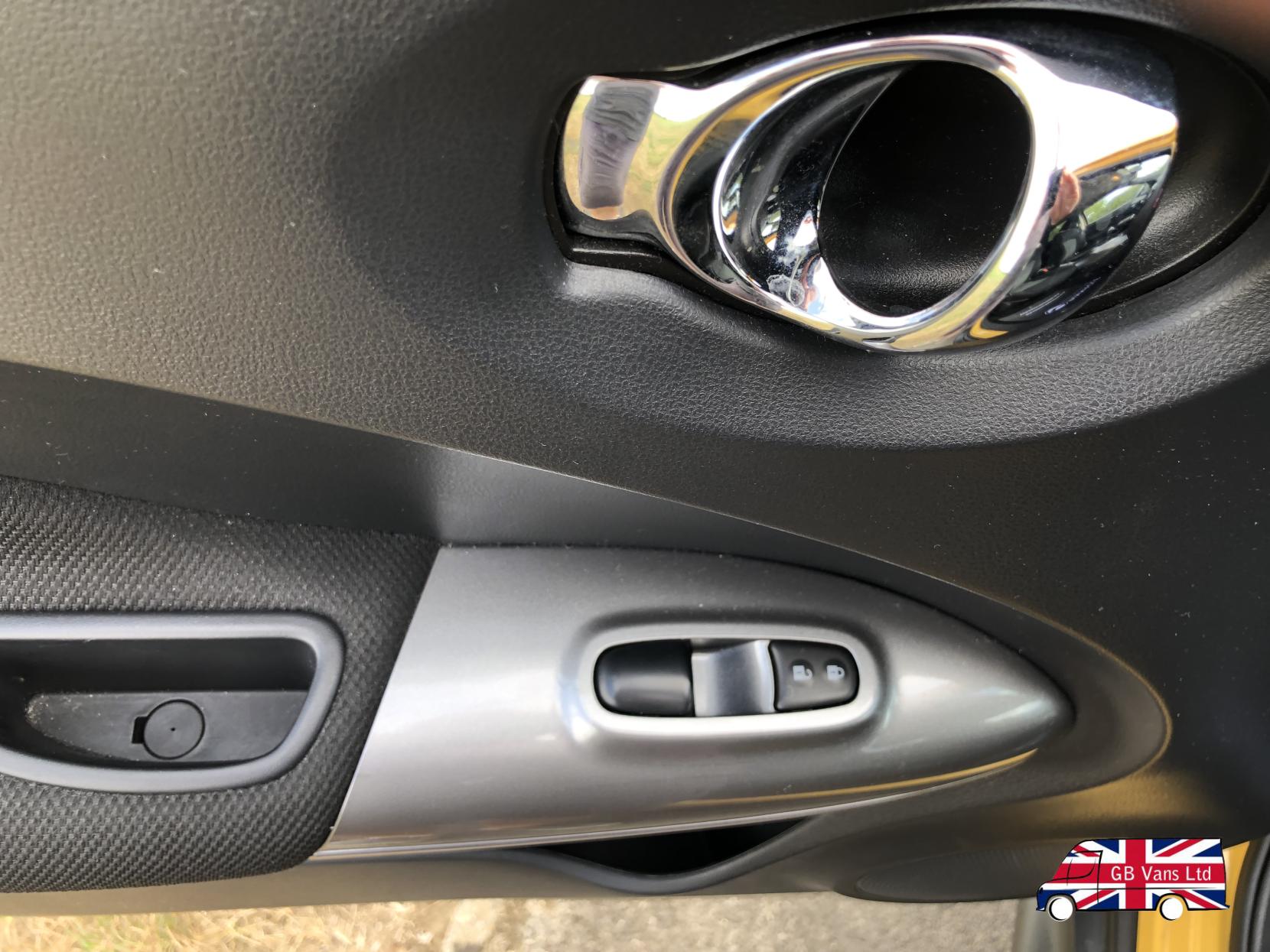Nissan Juke 1.2 DIG-T Acenta SUV 5dr Petrol Manual Euro 5 (s/s) Euro 5 (115 ps)