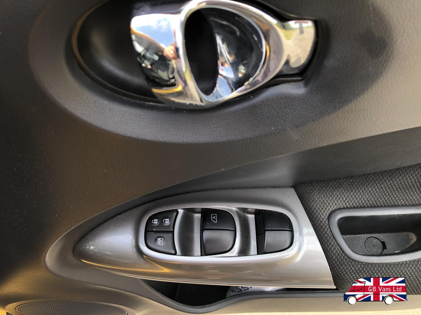 Nissan Juke 1.2 DIG-T Acenta SUV 5dr Petrol Manual Euro 5 (s/s) Euro 5 (115 ps)