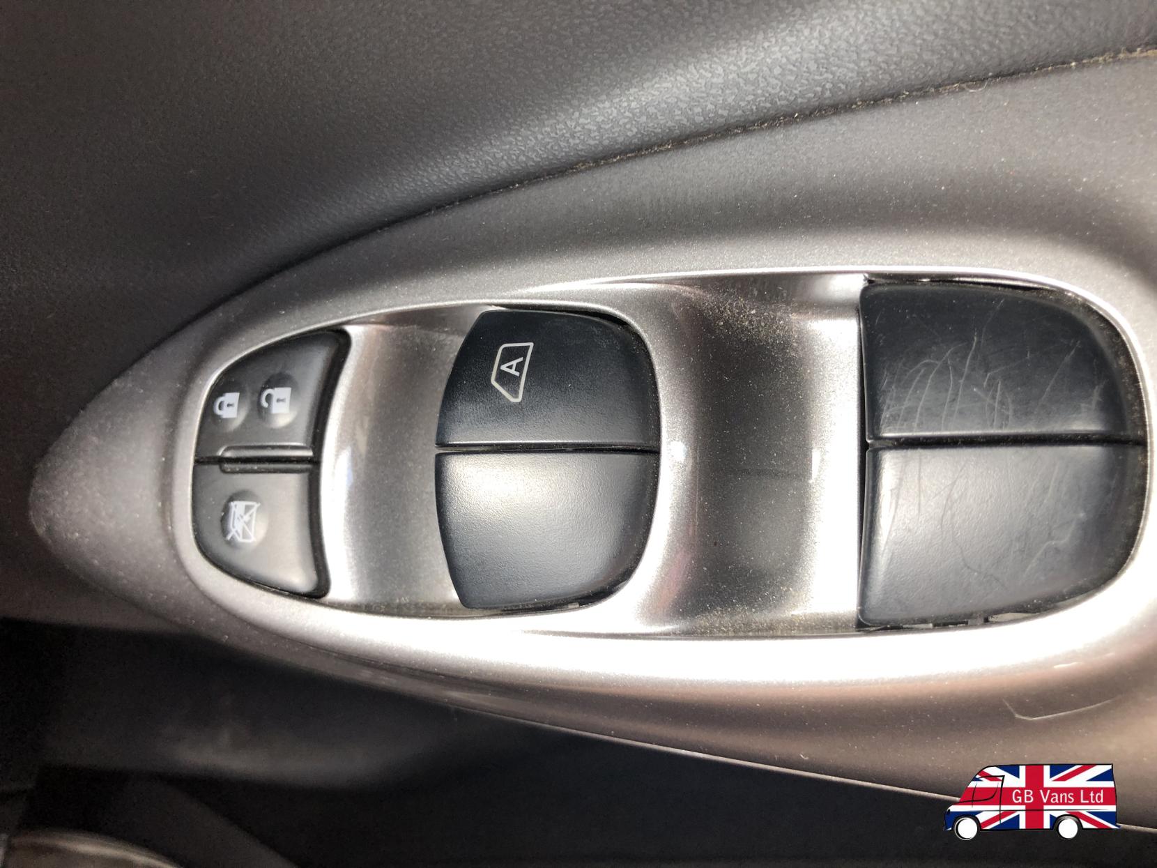 Nissan Juke 1.2 DIG-T Acenta SUV 5dr Petrol Manual Euro 5 (s/s) Euro 5 (115 ps)