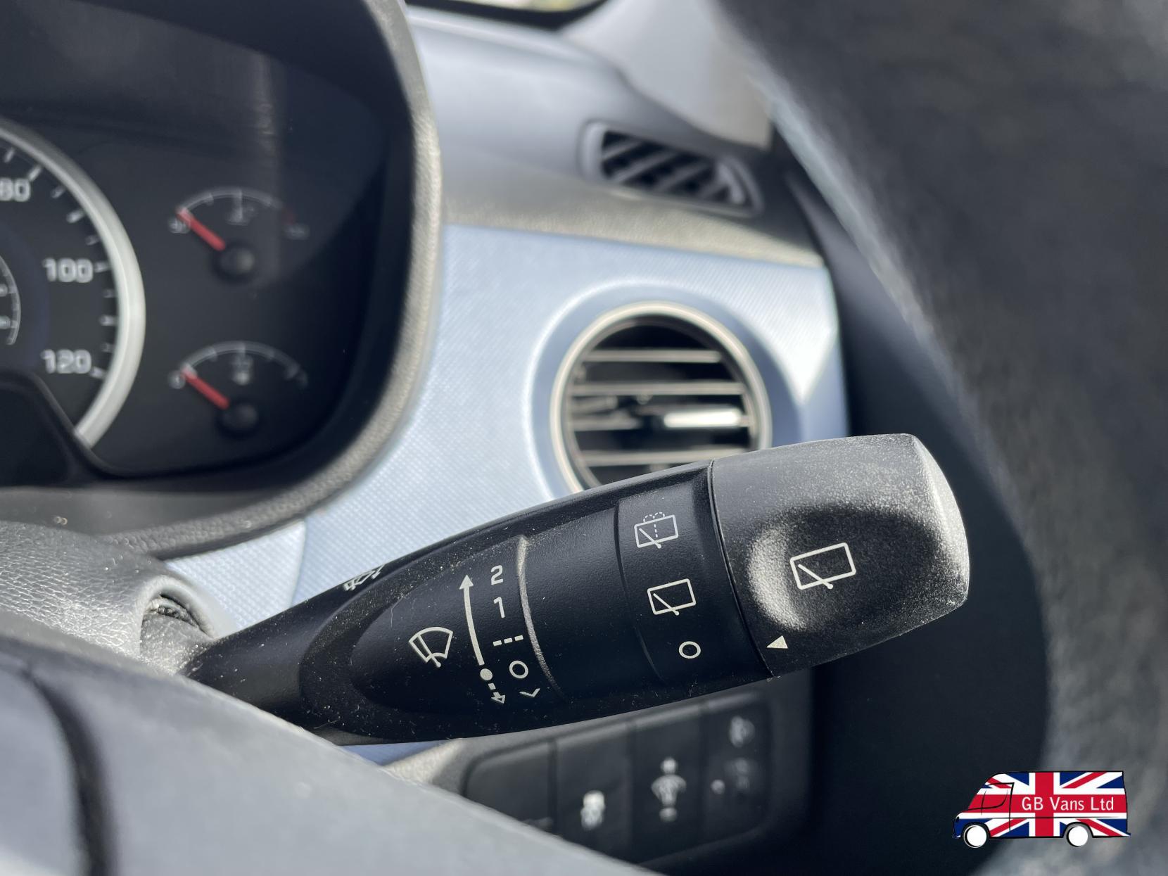 Hyundai i10 1.0 SE Hatchback 5dr Petrol Manual Euro 5 (66 ps)