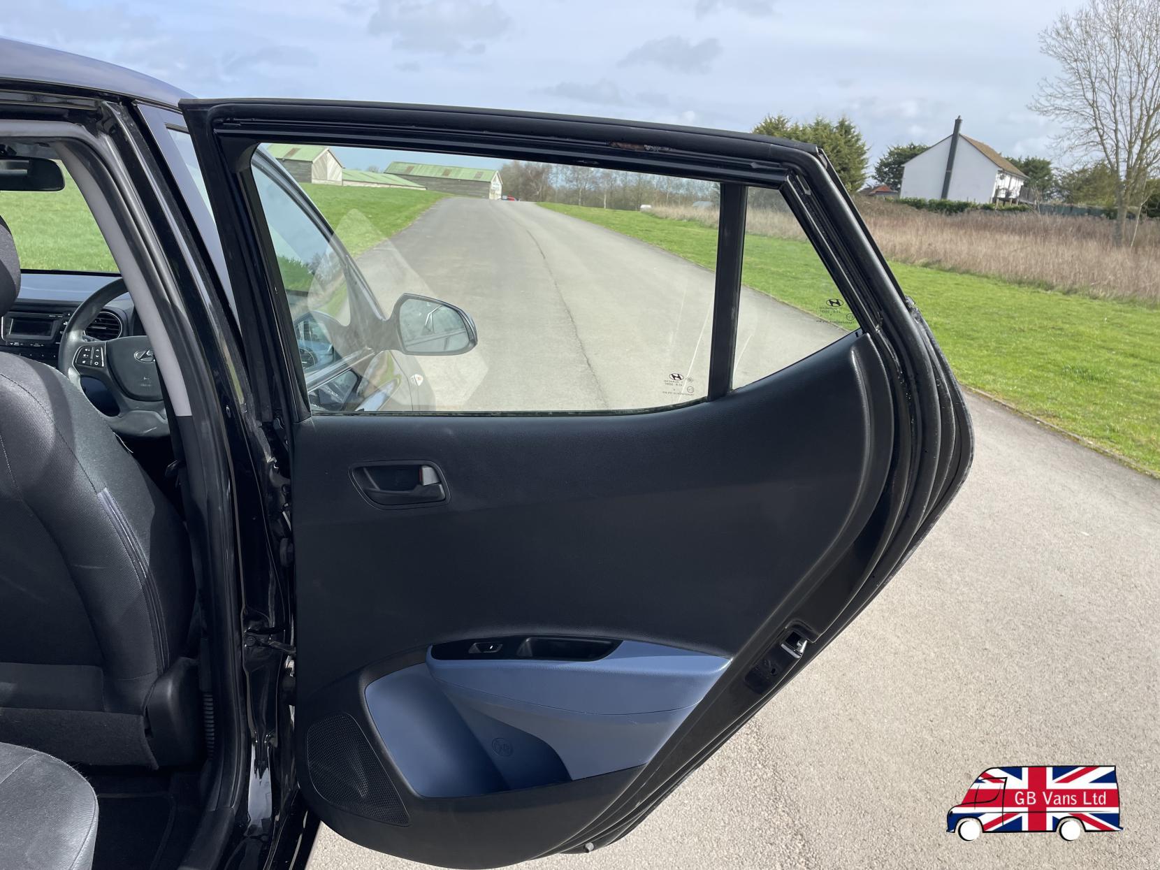 Hyundai i10 1.0 SE Hatchback 5dr Petrol Manual Euro 5 (66 ps)