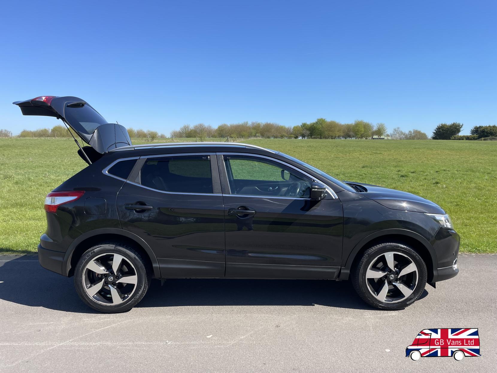 Nissan Qashqai 1.2 DIG-T N-Connecta SUV 5dr Petrol Manual 2WD Euro 6 (s/s) (115 ps)