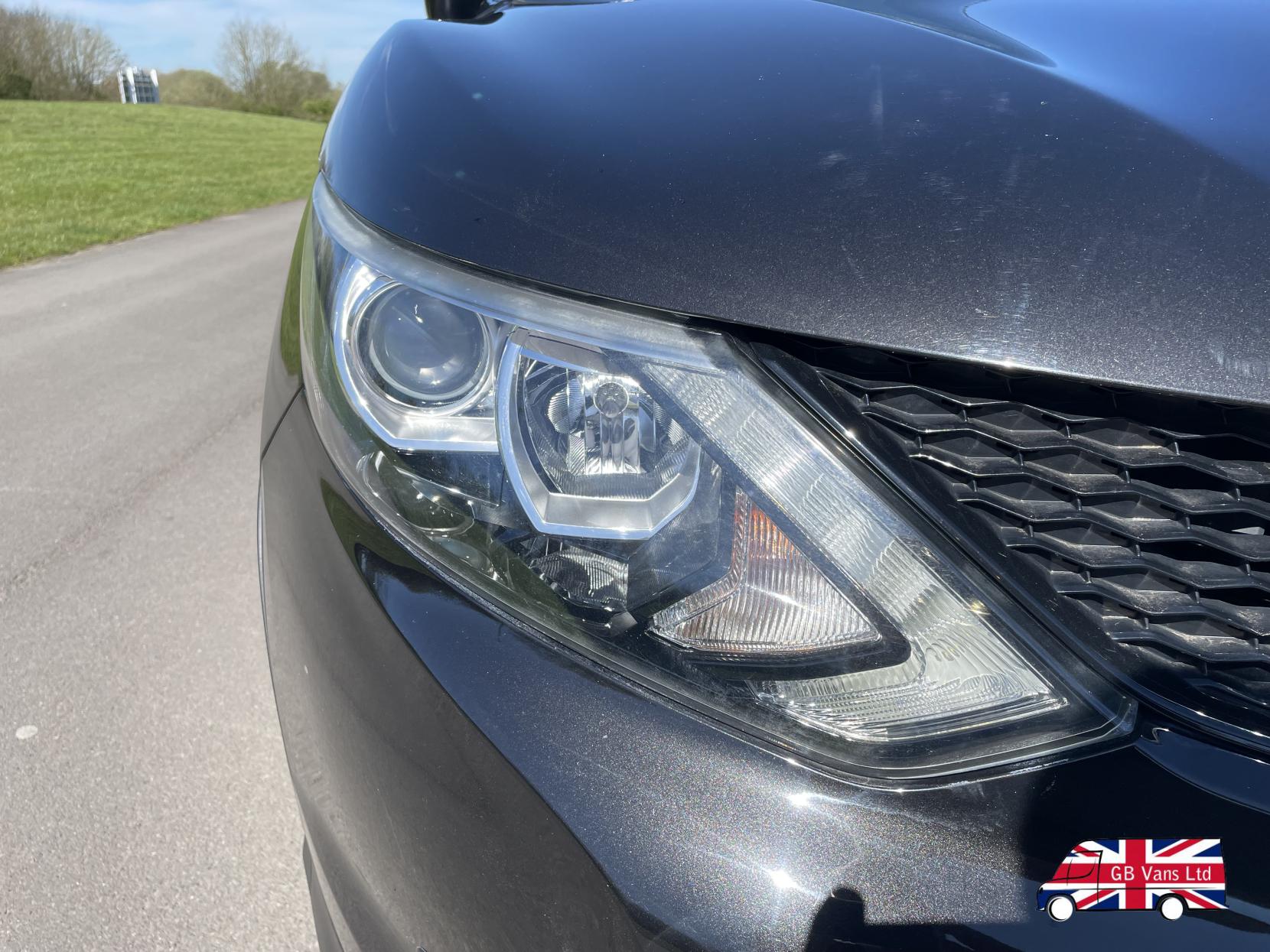 Nissan Qashqai 1.2 DIG-T N-Connecta SUV 5dr Petrol Manual 2WD Euro 6 (s/s) (115 ps)