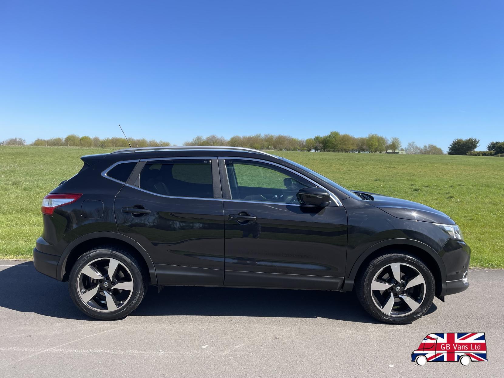 Nissan Qashqai 1.2 DIG-T N-Connecta SUV 5dr Petrol Manual 2WD Euro 6 (s/s) (115 ps)