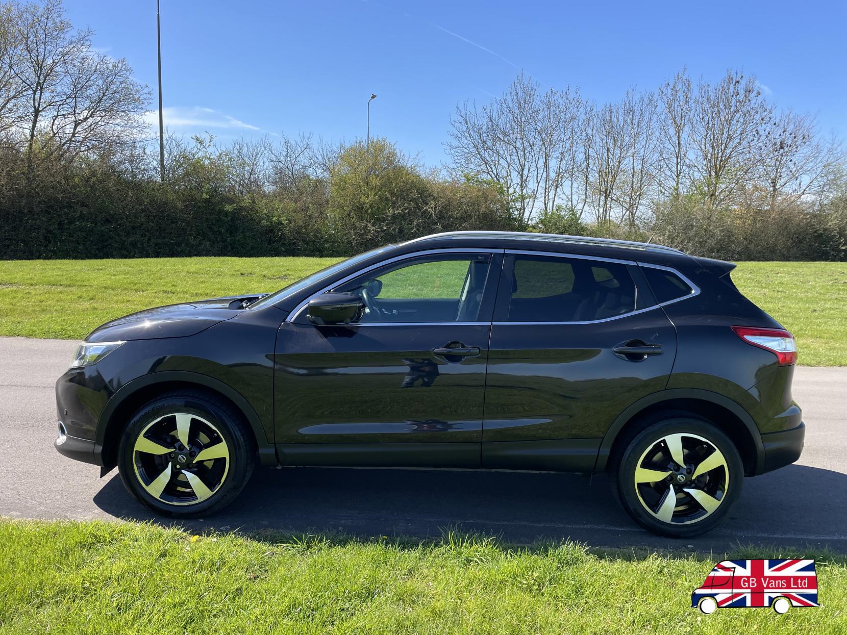 Nissan Qashqai 1.2 DIG-T N-Connecta SUV 5dr Petrol Manual 2WD Euro 6 (s/s) (115 ps)