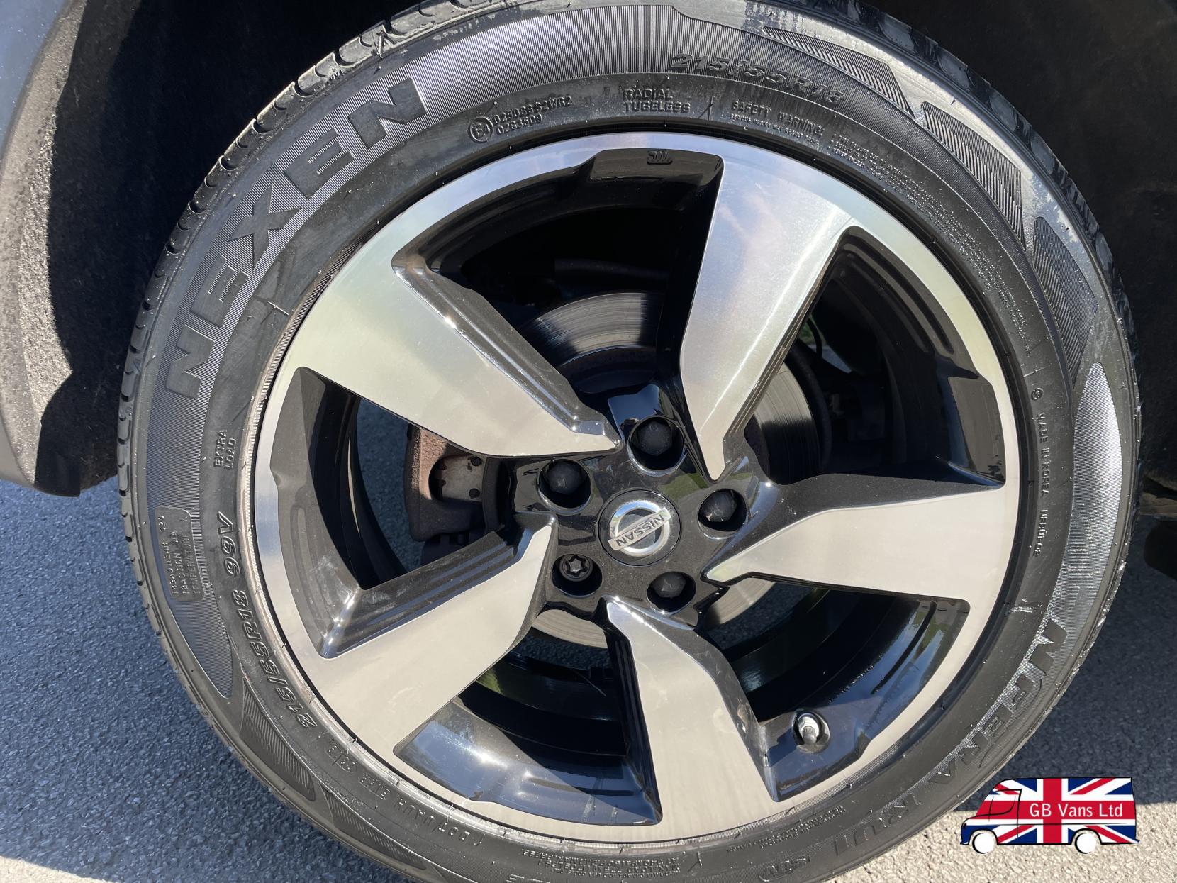 Nissan Qashqai 1.2 DIG-T N-Connecta SUV 5dr Petrol Manual 2WD Euro 6 (s/s) (115 ps)