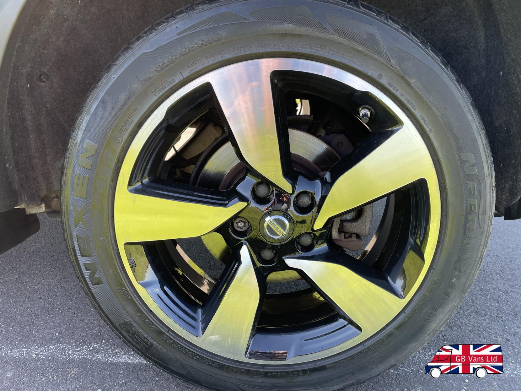 Nissan Qashqai 1.2 DIG-T N-Connecta SUV 5dr Petrol Manual 2WD Euro 6 (s/s) (115 ps)