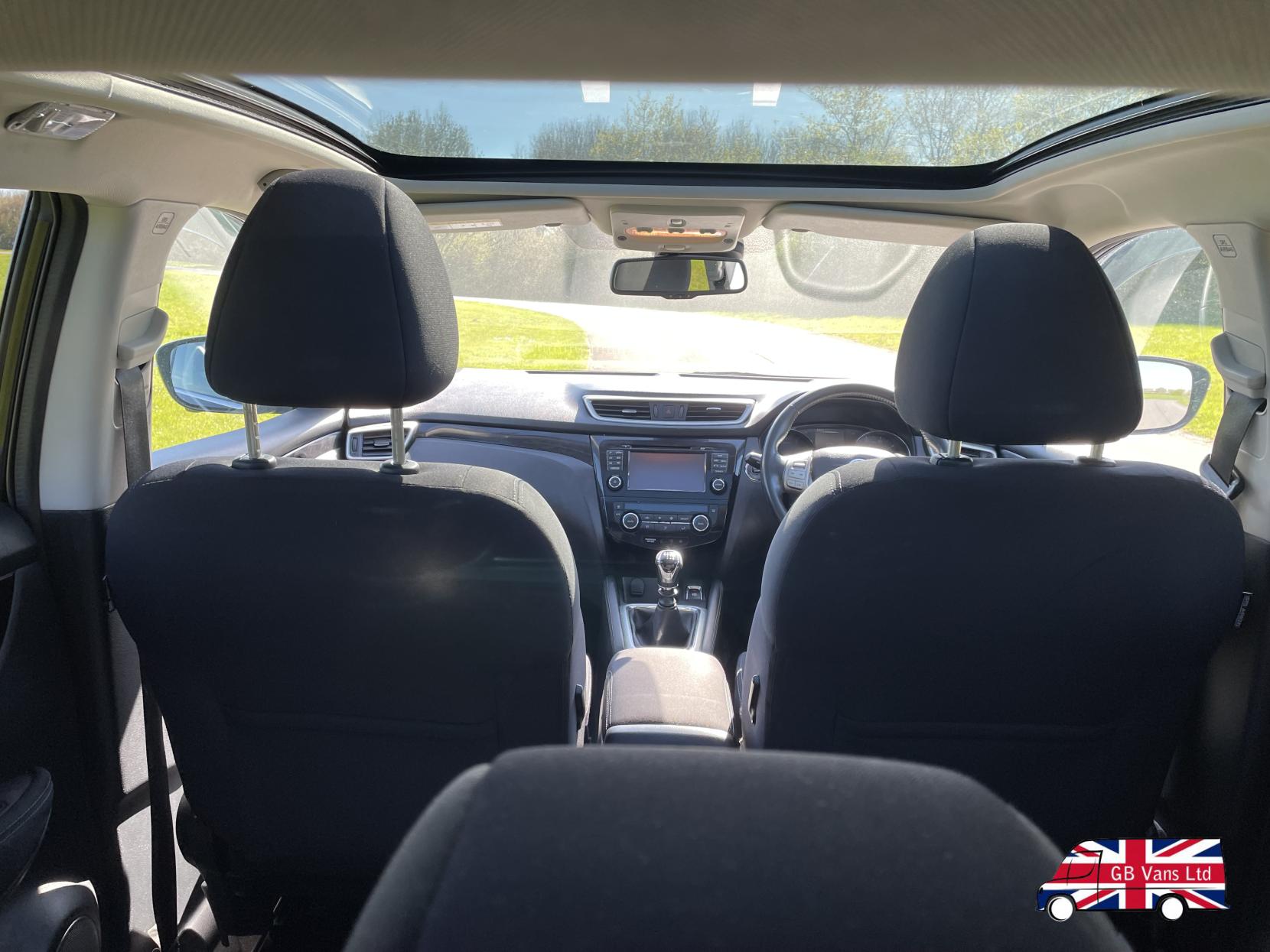 Nissan Qashqai 1.2 DIG-T N-Connecta SUV 5dr Petrol Manual 2WD Euro 6 (s/s) (115 ps)