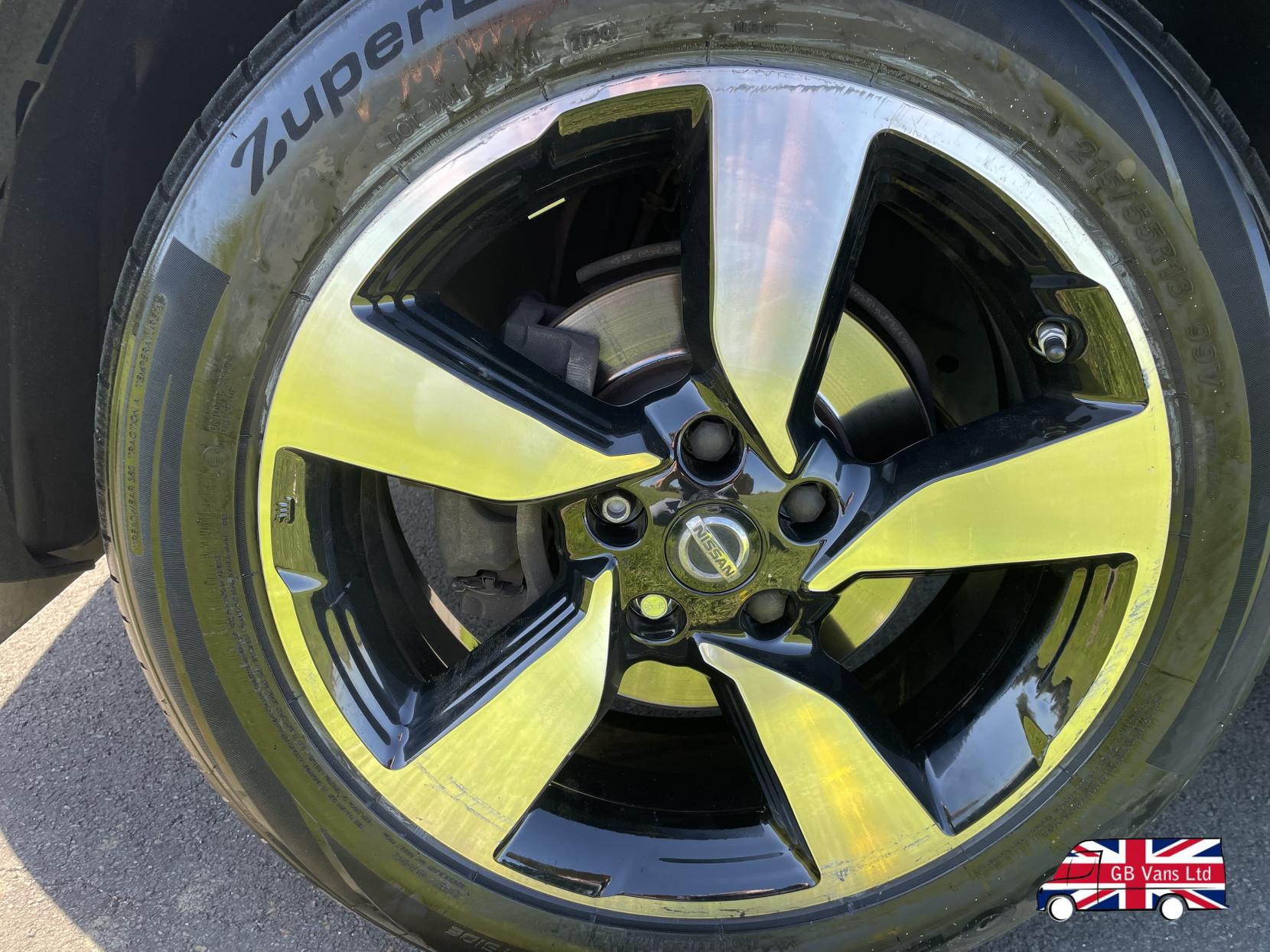 Nissan Qashqai 1.2 DIG-T N-Connecta SUV 5dr Petrol Manual 2WD Euro 6 (s/s) (115 ps)