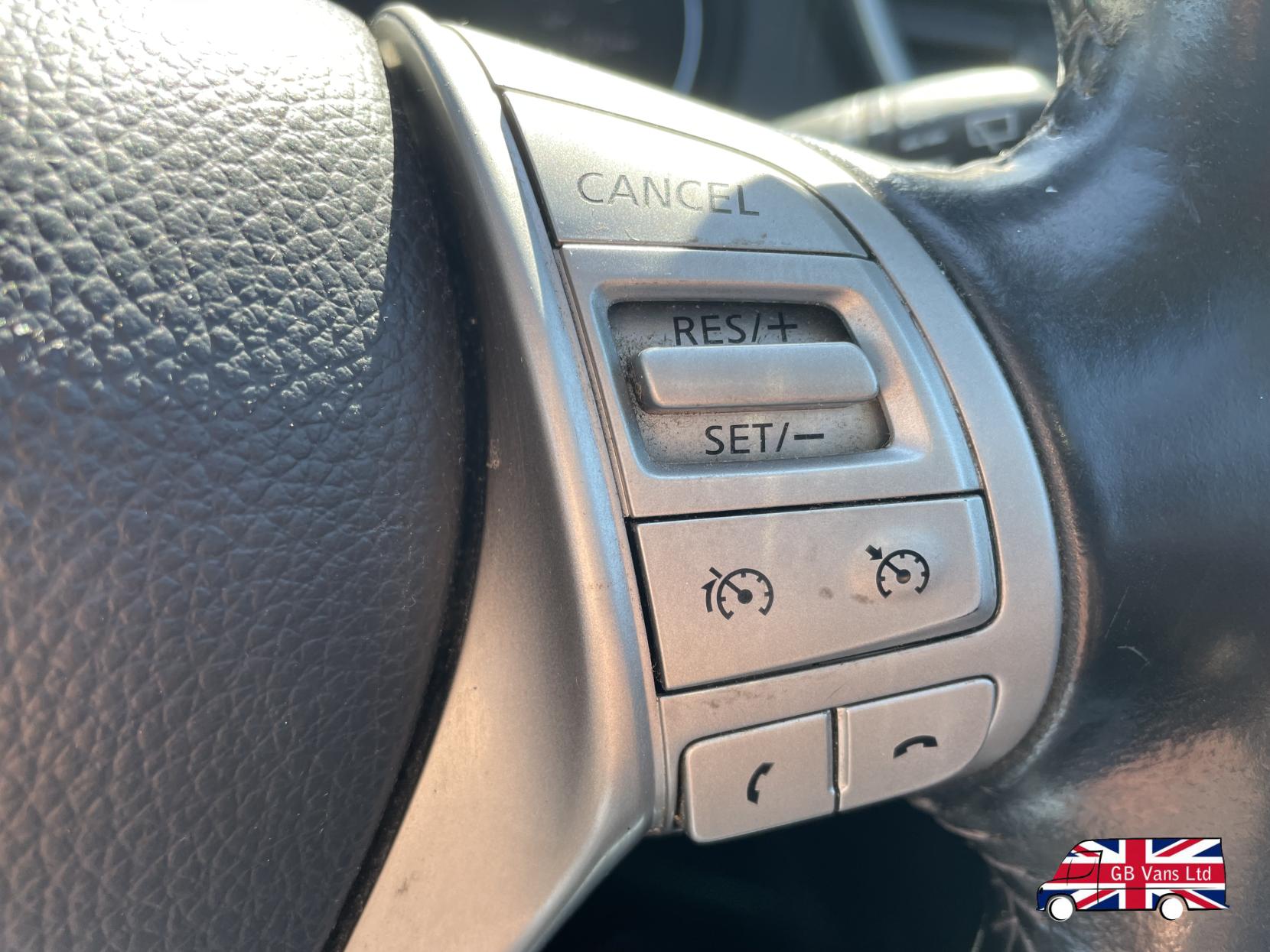 Nissan Qashqai 1.2 DIG-T N-Connecta SUV 5dr Petrol Manual 2WD Euro 6 (s/s) (115 ps)