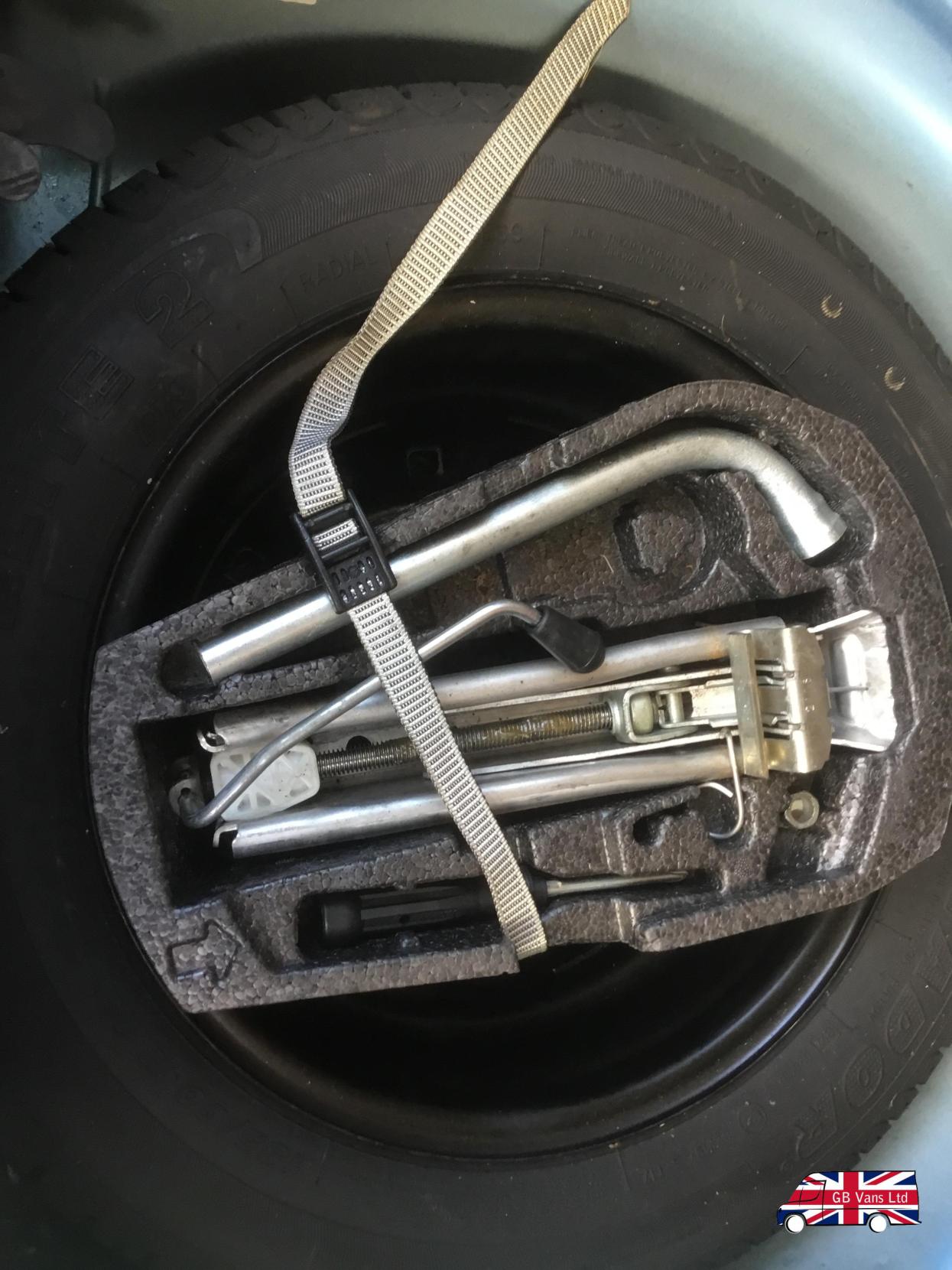 Volkswagen Polo 1.4 SE Hatchback 5dr Petrol Manual (150 g/km, 79 bhp)