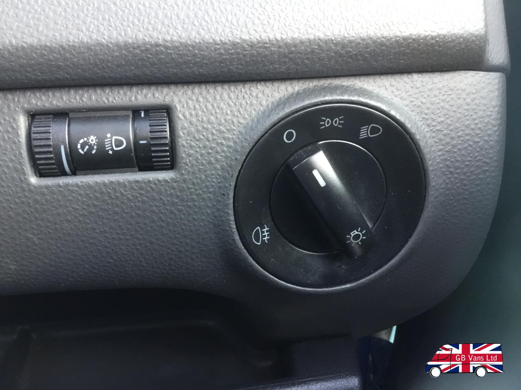 Volkswagen Polo 1.4 SE Hatchback 5dr Petrol Manual (150 g/km, 79 bhp)