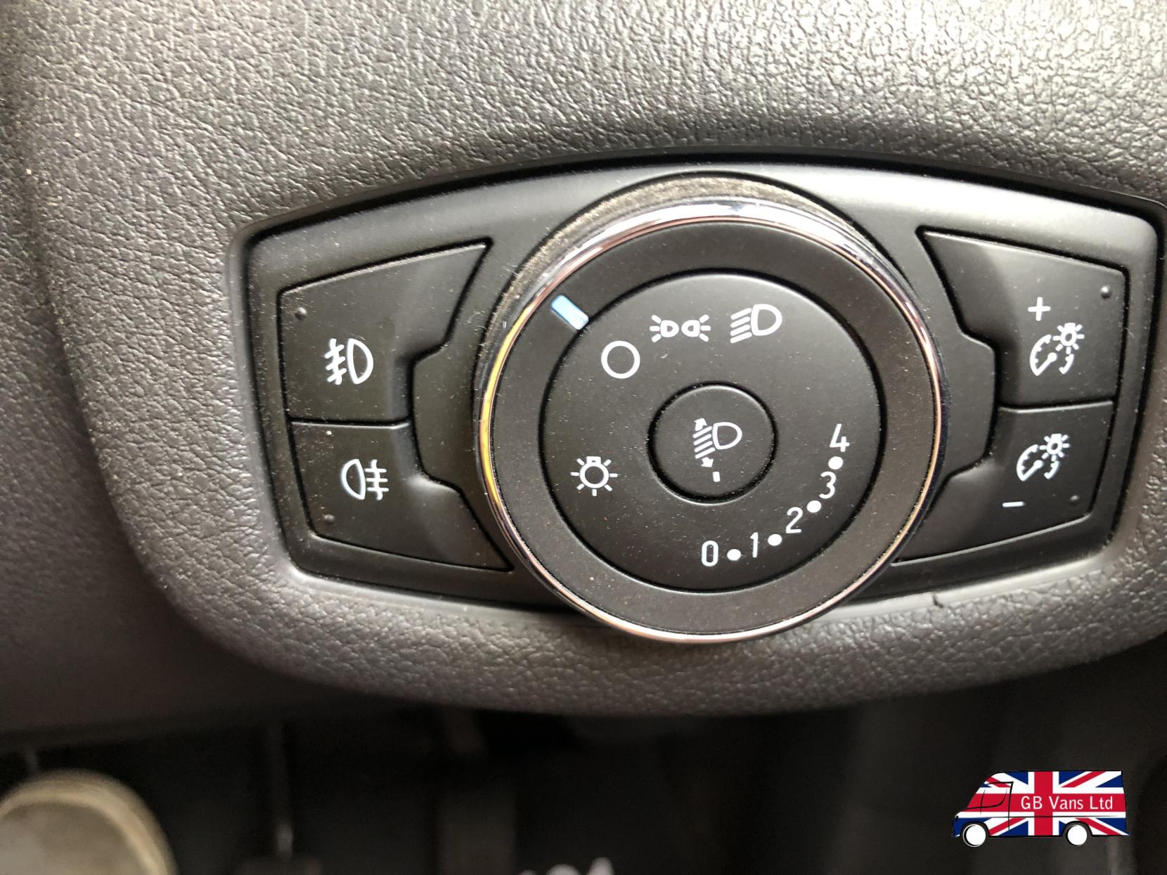 Ford Transit Connect 1.6 TDCi 210 Trend Panel Van 5dr Diesel Manual L2 H1 (128 g/km, 94 bhp)