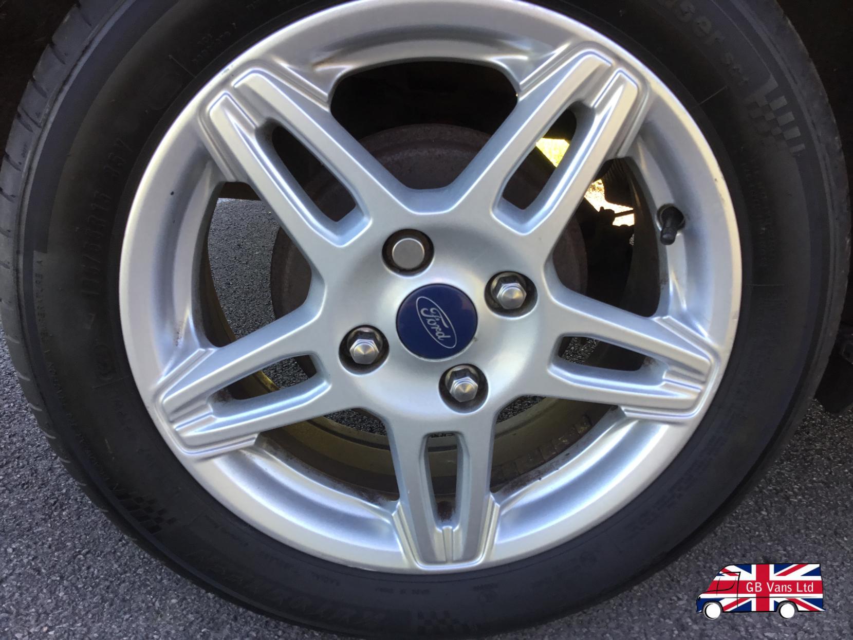 Ford Fiesta 1.25 Zetec Hatchback 3dr Petrol Manual Euro 5 (82 ps)