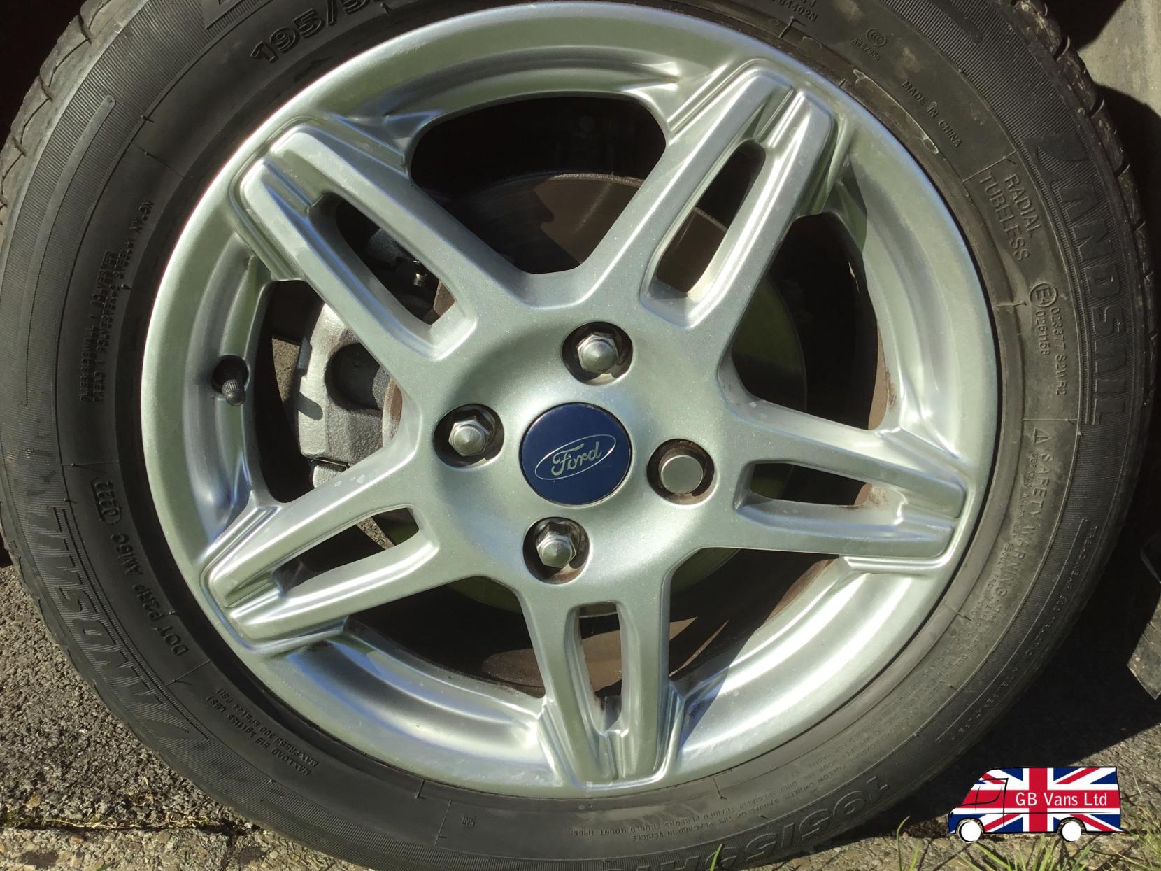 Ford Fiesta 1.25 Zetec Hatchback 3dr Petrol Manual Euro 5 (82 ps)