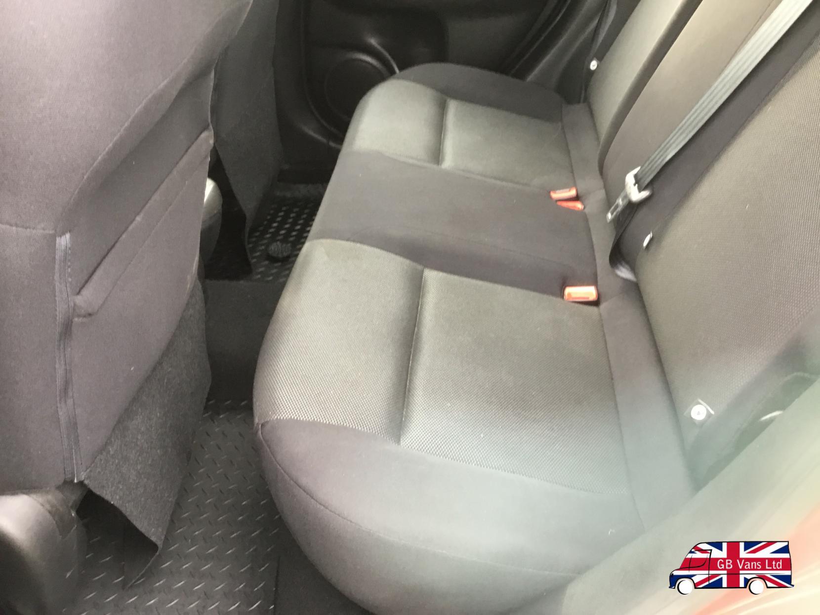 Nissan Juke 1.6 Acenta SUV 5dr Petrol Manual Euro 5 (s/s) (117 ps)