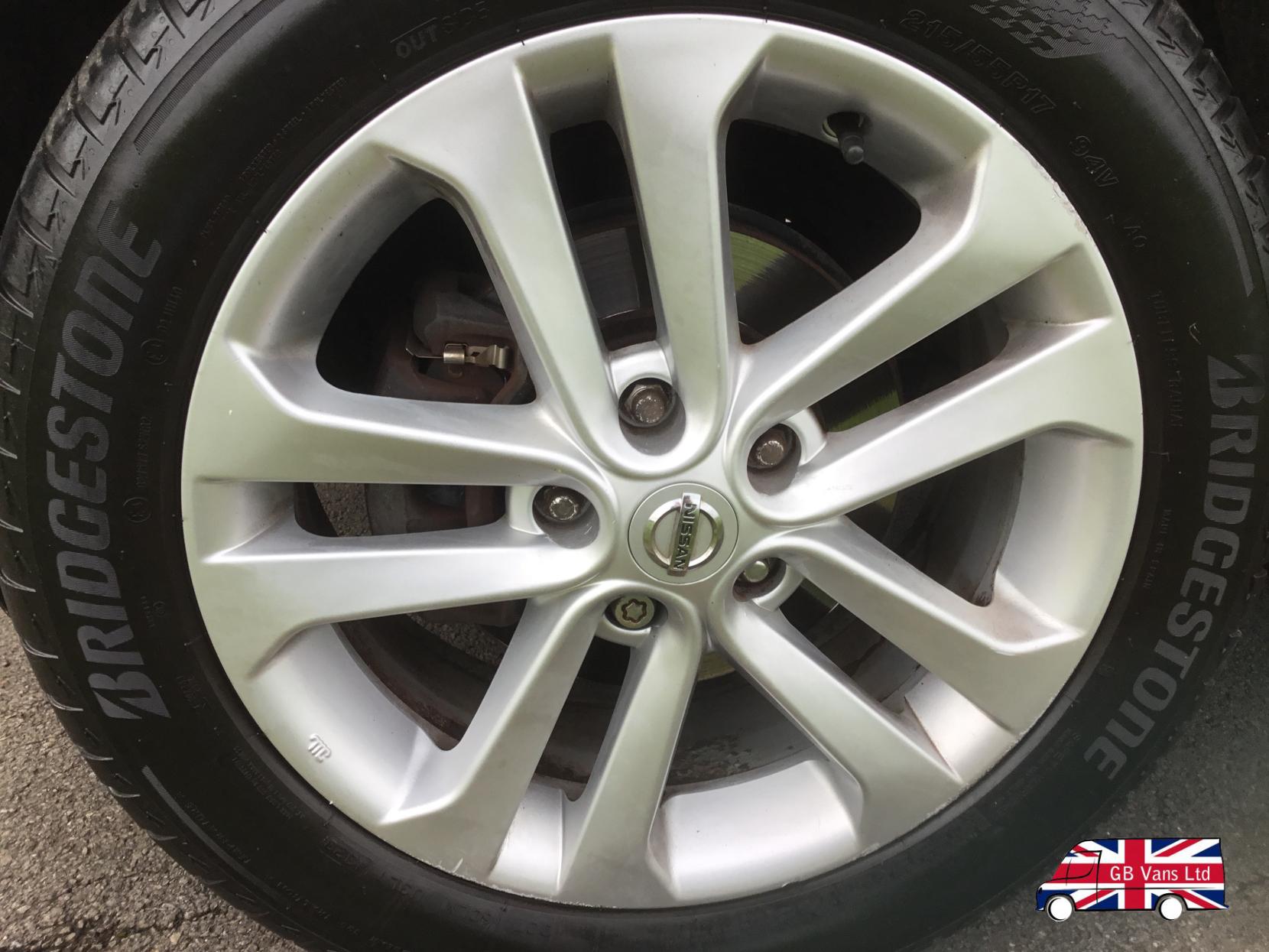 Nissan Juke 1.6 Acenta SUV 5dr Petrol Manual Euro 5 (s/s) (117 ps)