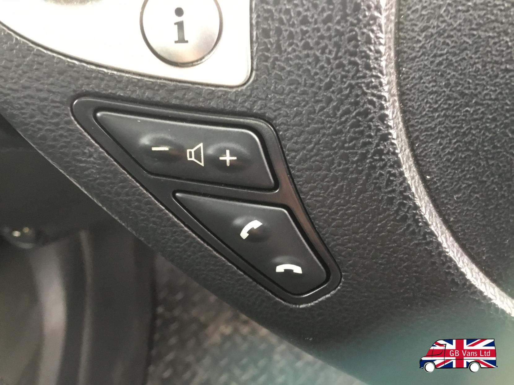 Nissan Juke 1.6 Acenta SUV 5dr Petrol Manual Euro 5 (s/s) (117 ps)