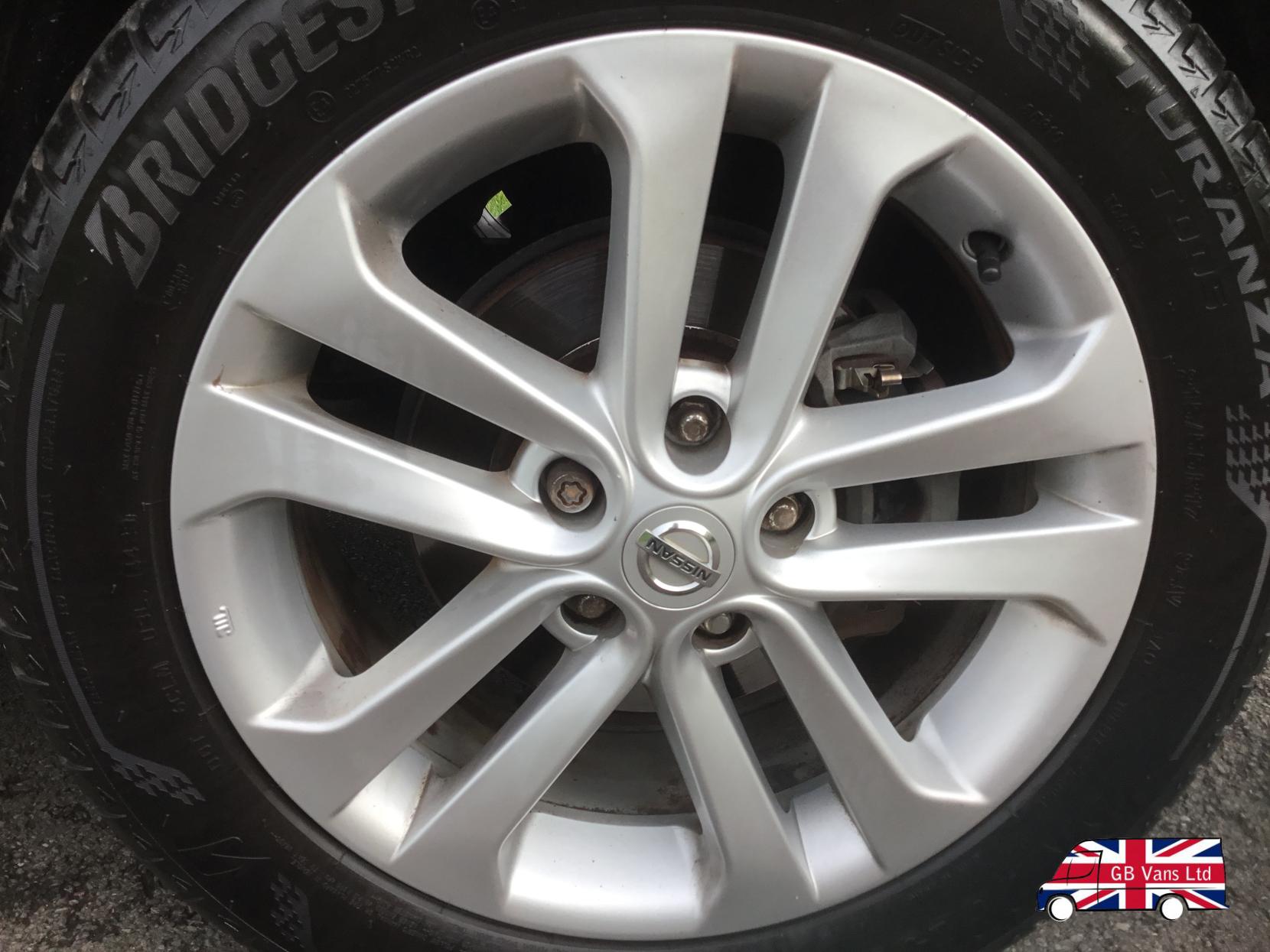 Nissan Juke 1.6 Acenta SUV 5dr Petrol Manual Euro 5 (s/s) (117 ps)